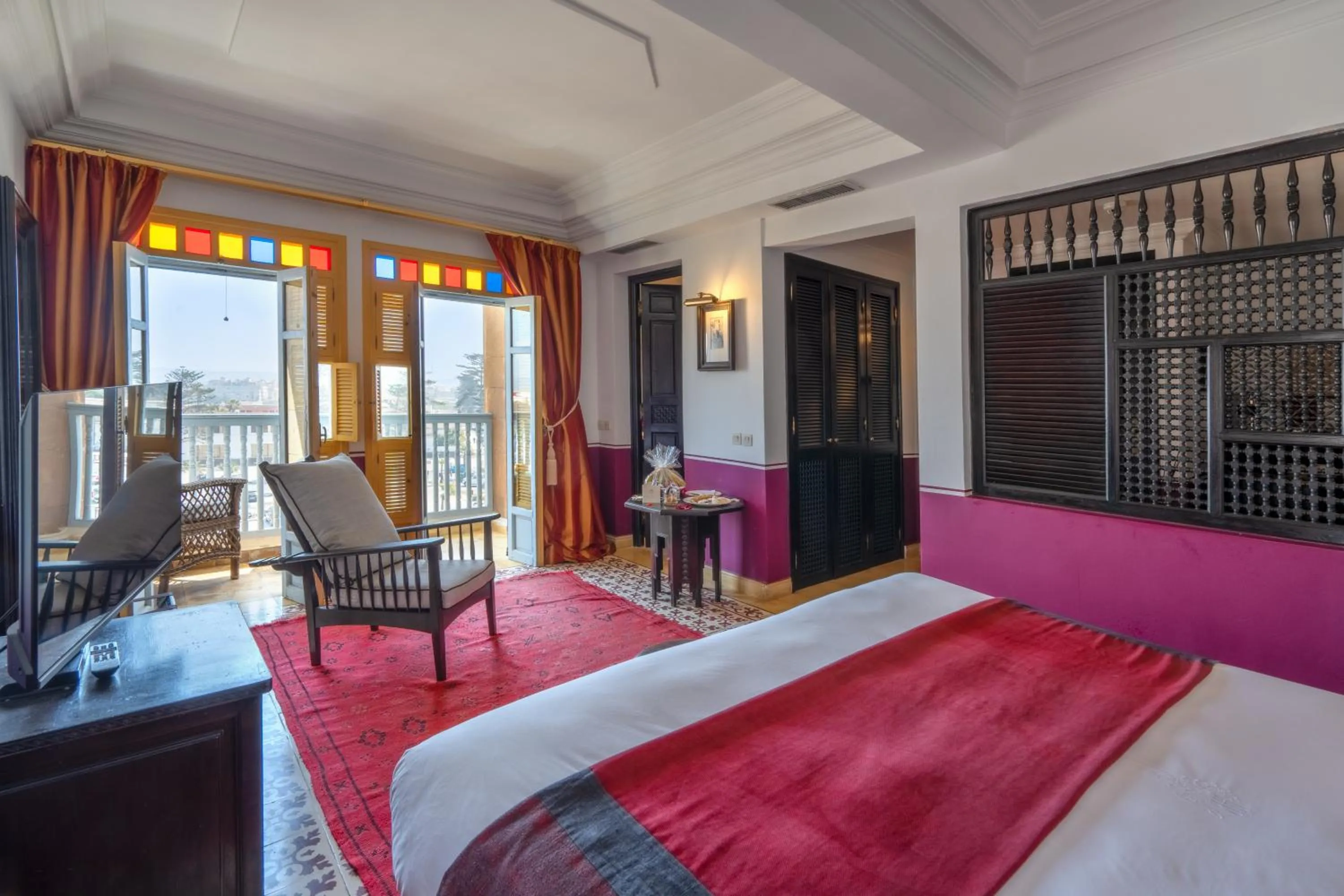 Photo of the whole room, Bed in Heure Bleue Palais - Relais & Châteaux