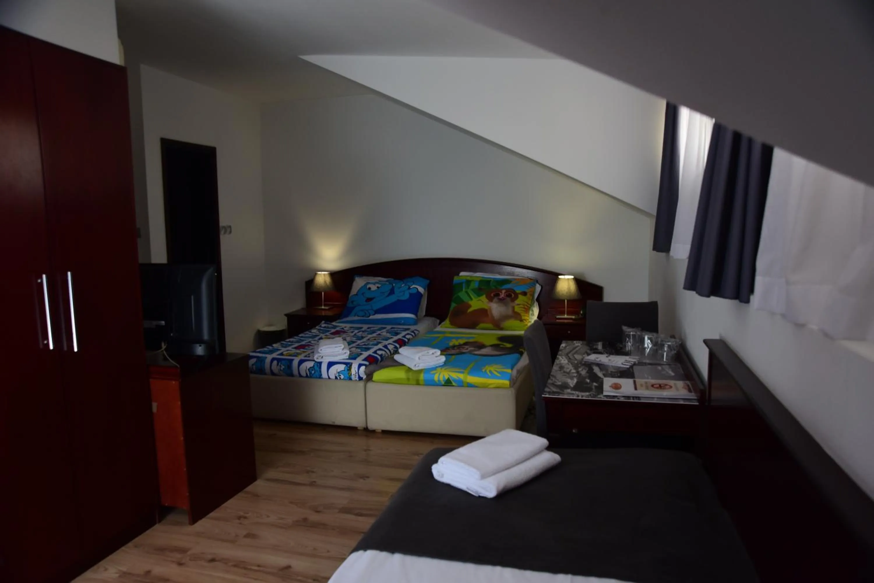 Bed in Hotel Meridijan16