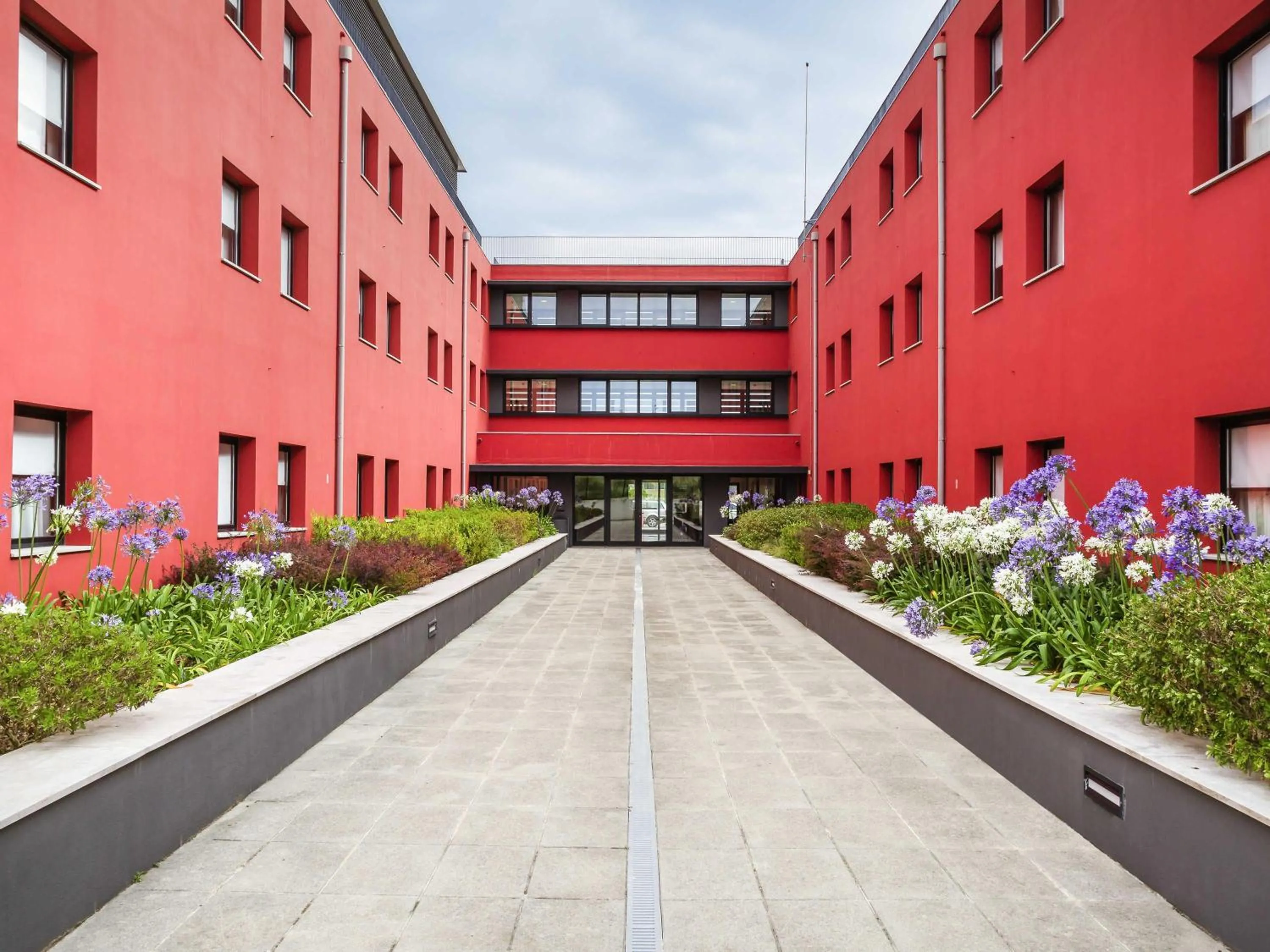 Property building in Hotel Ibis Lisboa Sintra