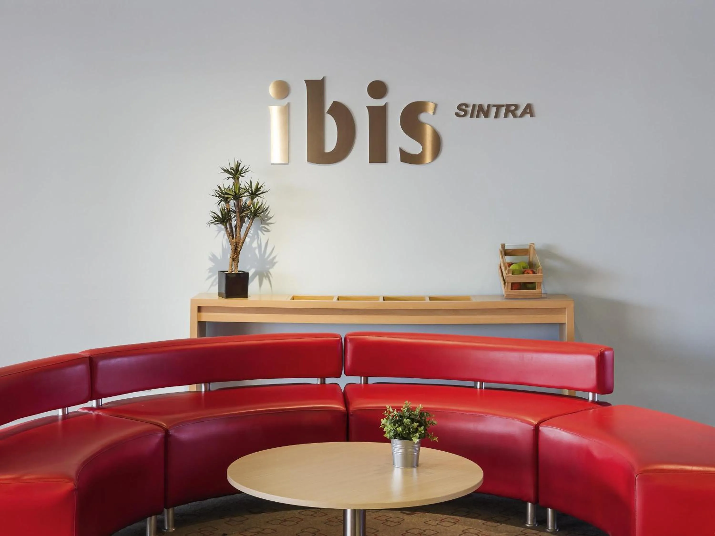 Property building in Hotel Ibis Lisboa Sintra