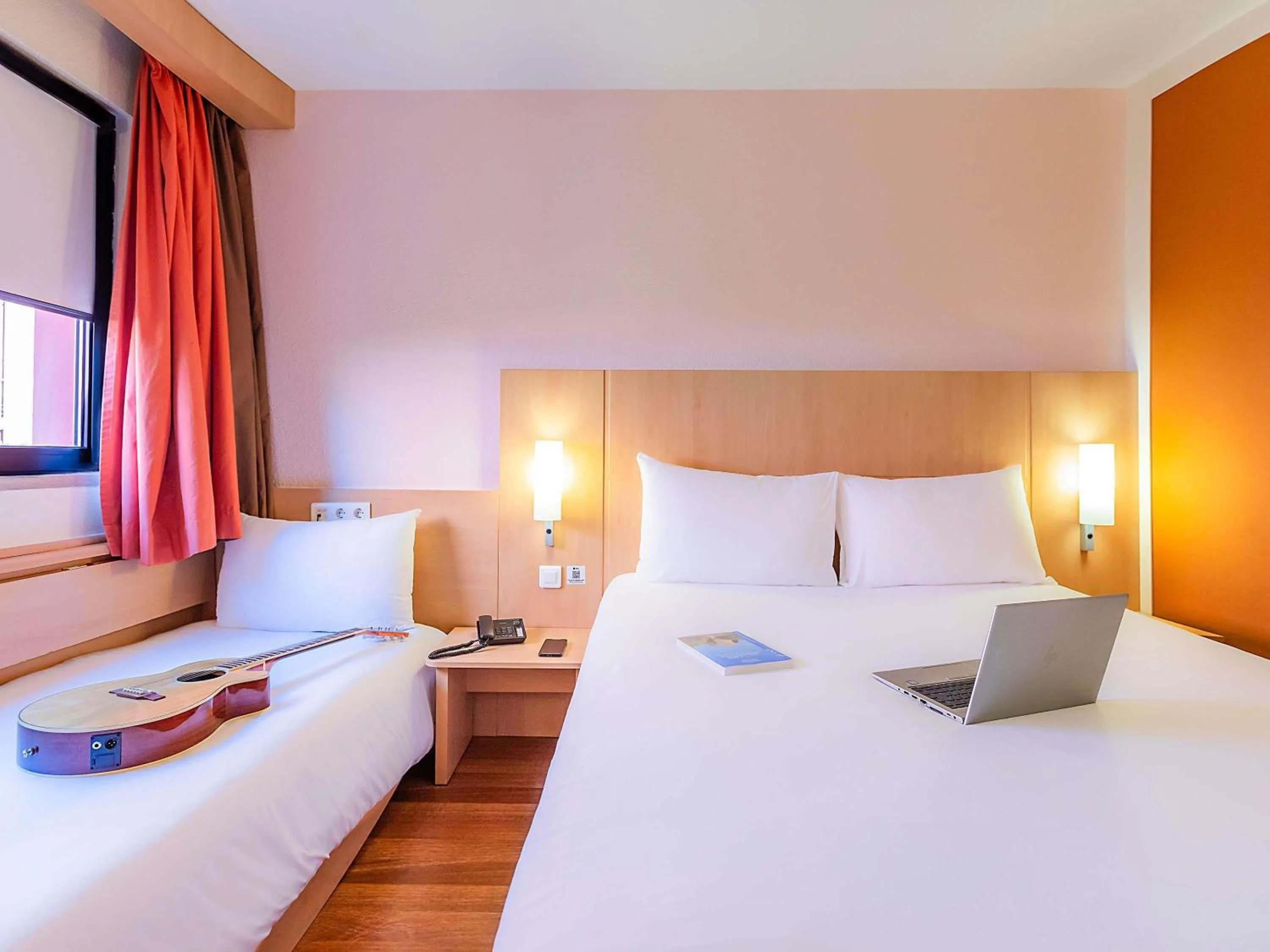 Bedroom, Bed in Hotel Ibis Lisboa Sintra