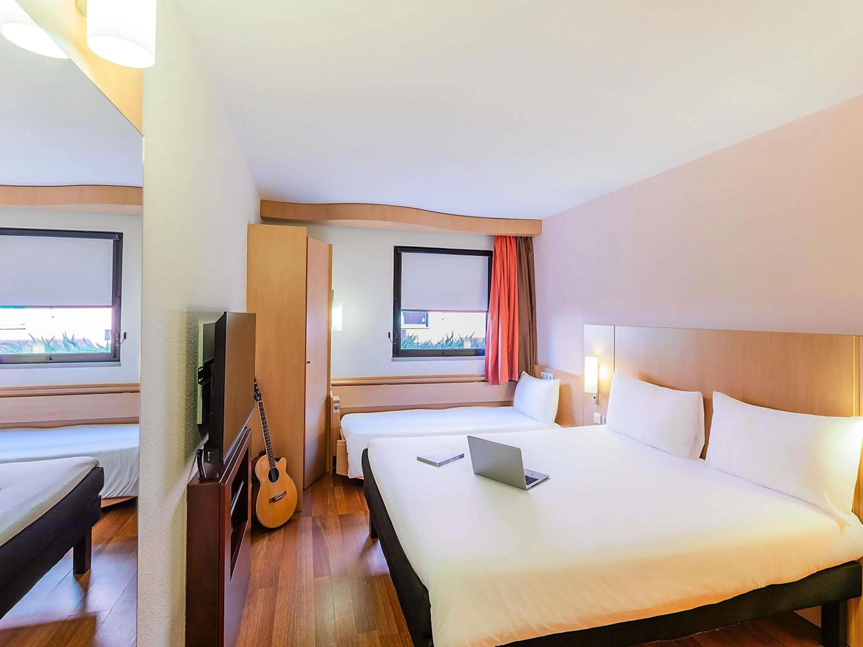 Bedroom, Bed in Hotel Ibis Lisboa Sintra