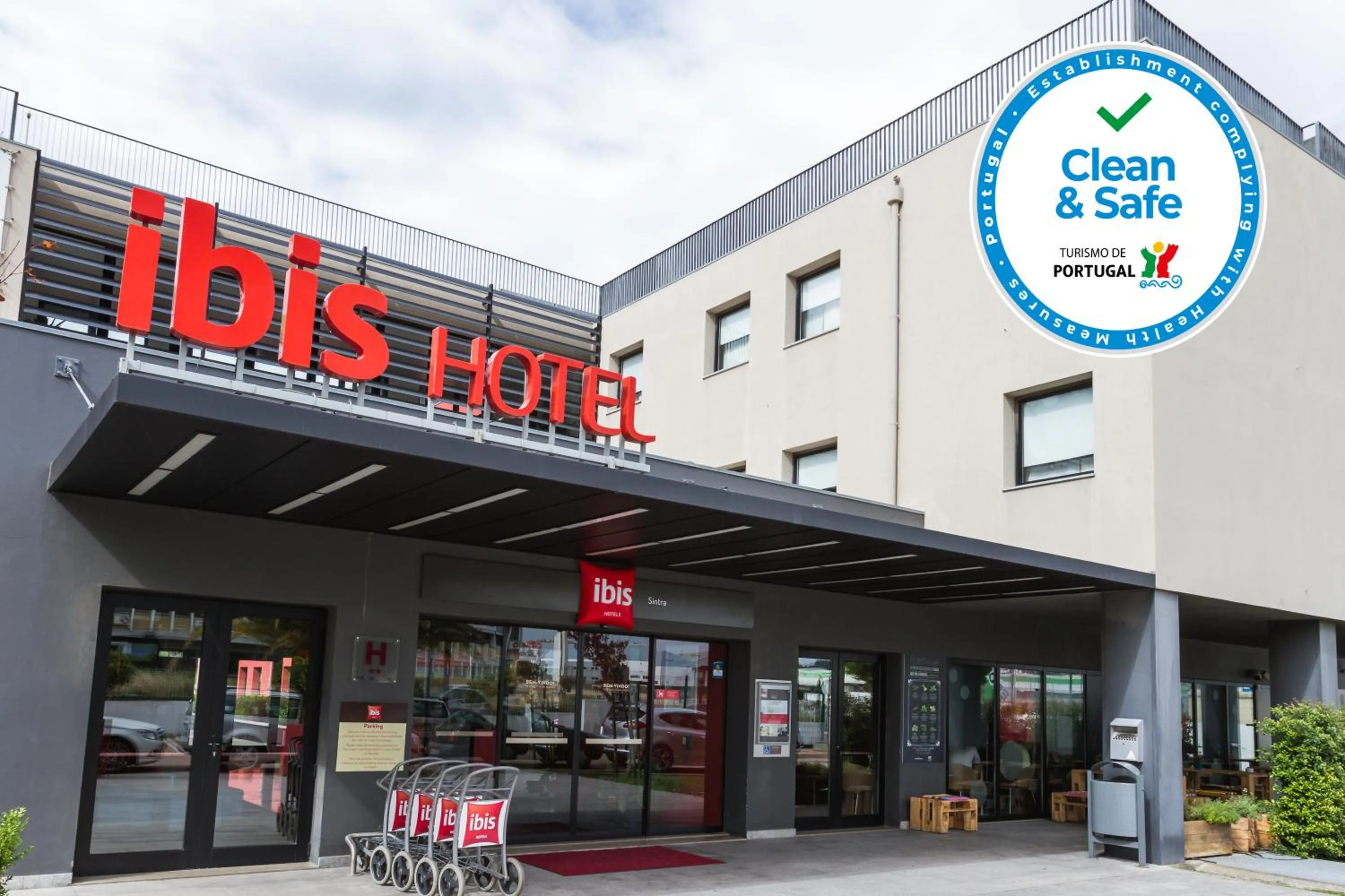 Property building in Hotel Ibis Lisboa Sintra