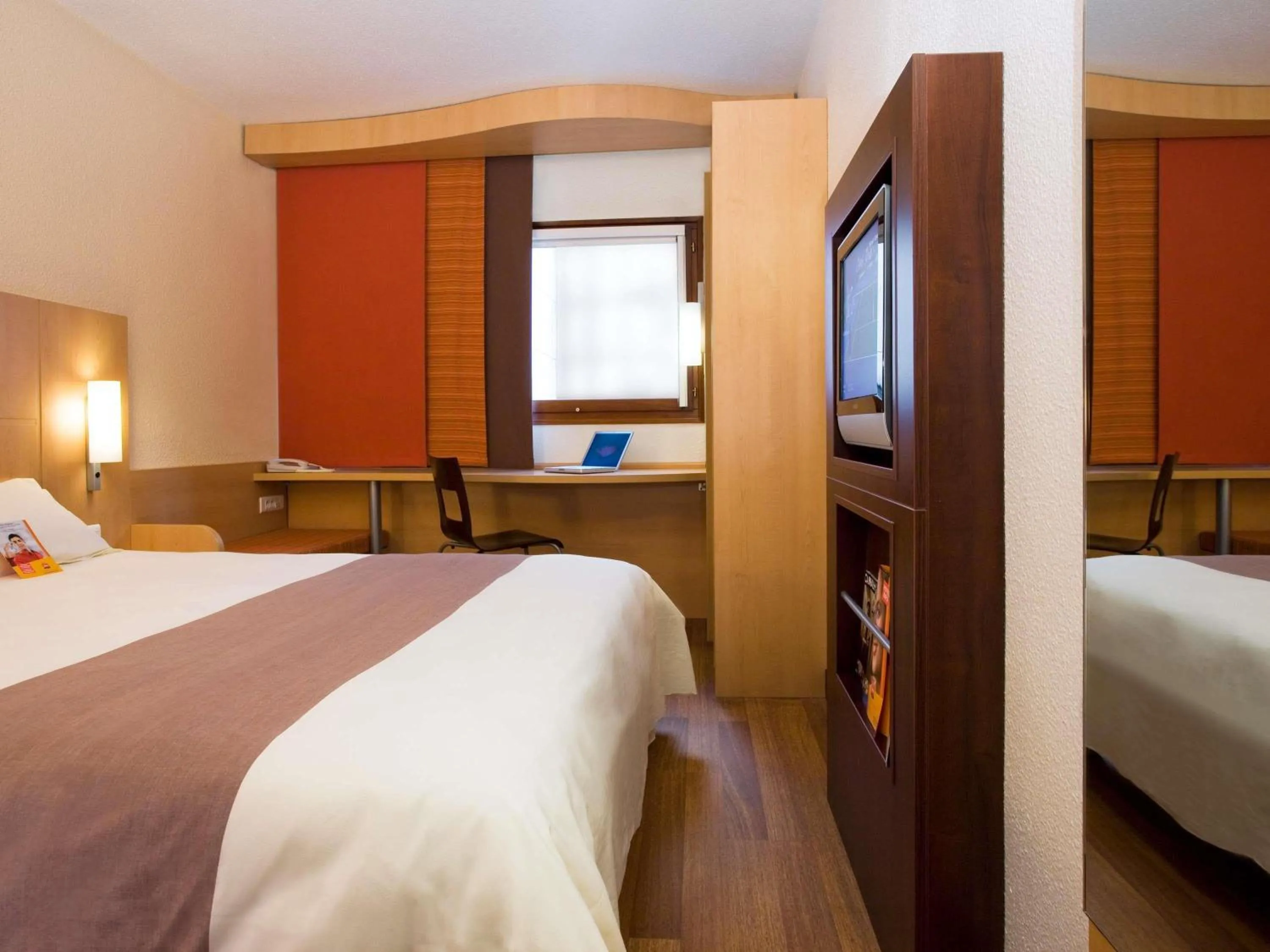 Bedroom, Bed in Hotel Ibis Lisboa Sintra