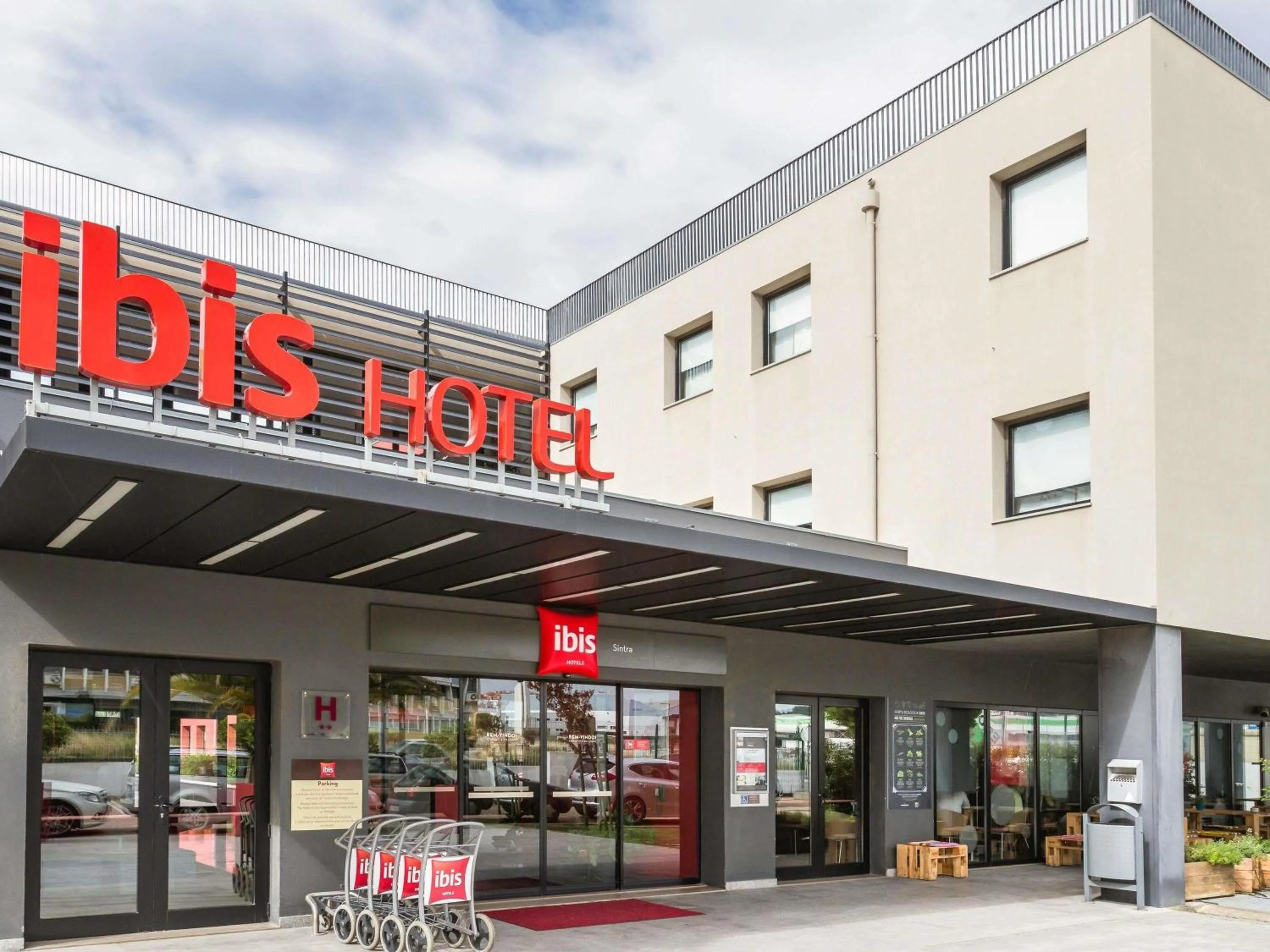 Property building in Hotel Ibis Lisboa Sintra