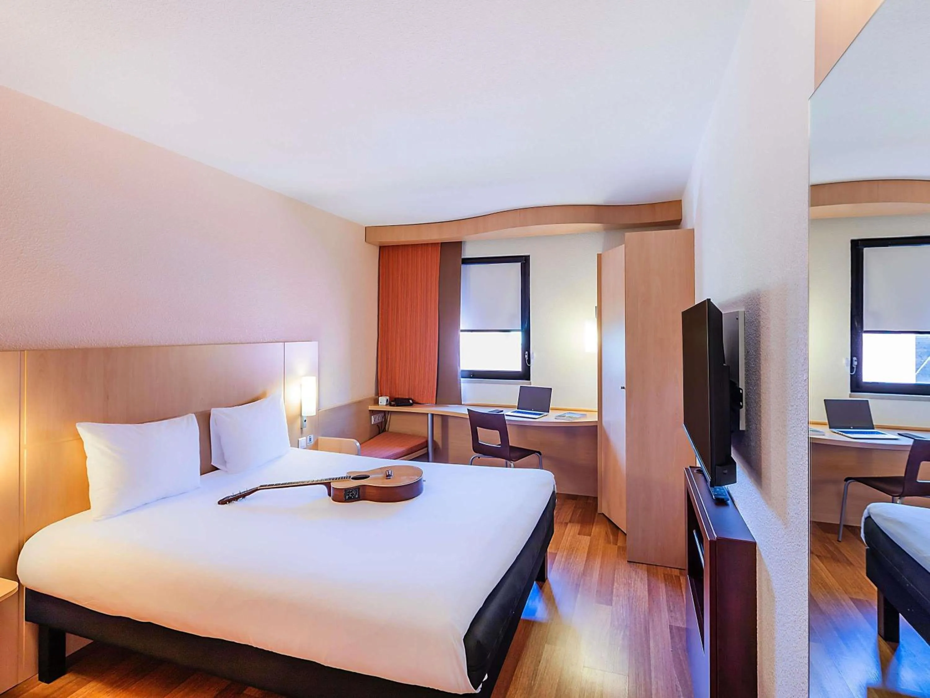 Bedroom, Bed in Hotel Ibis Lisboa Sintra