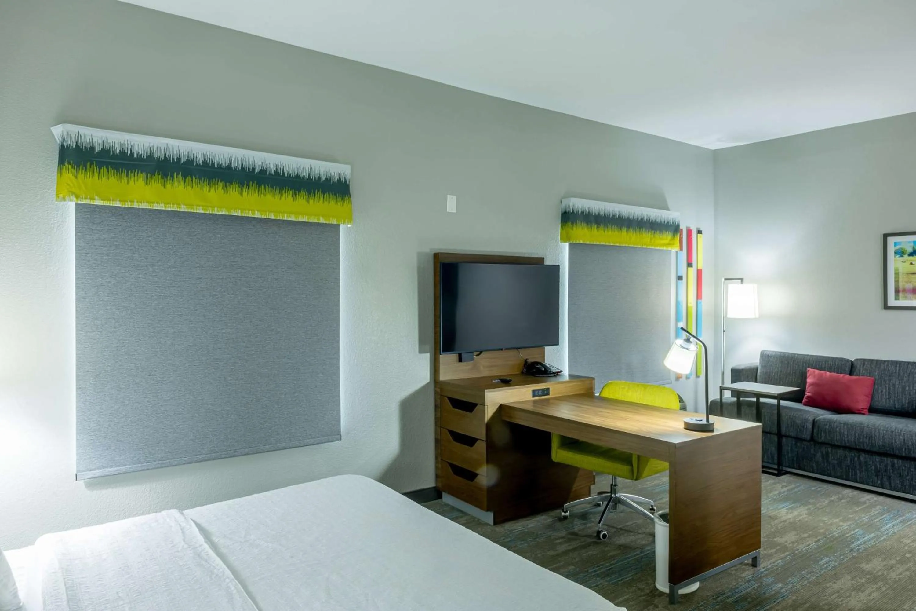 Bedroom, Bed in Hampton Inn & Suites Cleburne