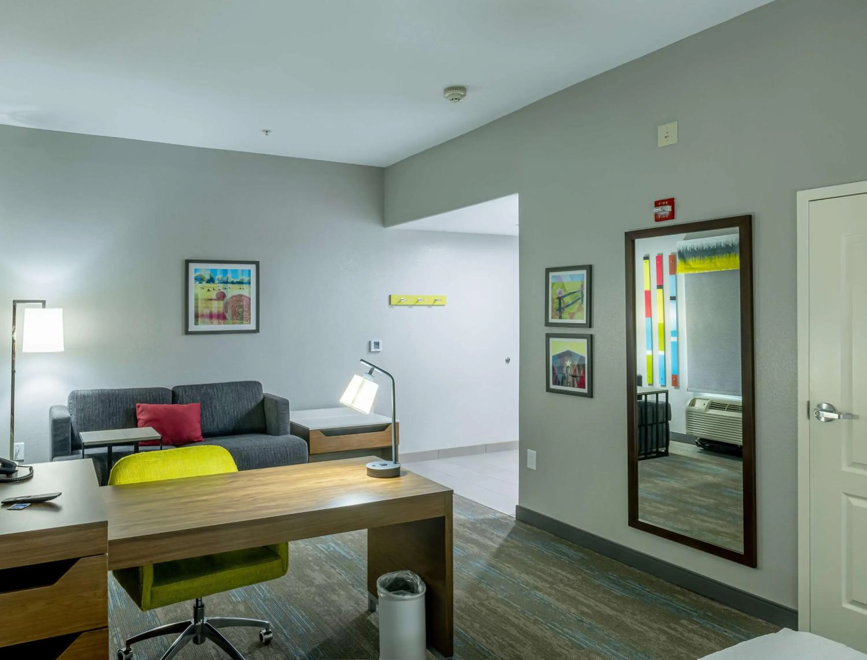 Bedroom in Hampton Inn & Suites Cleburne