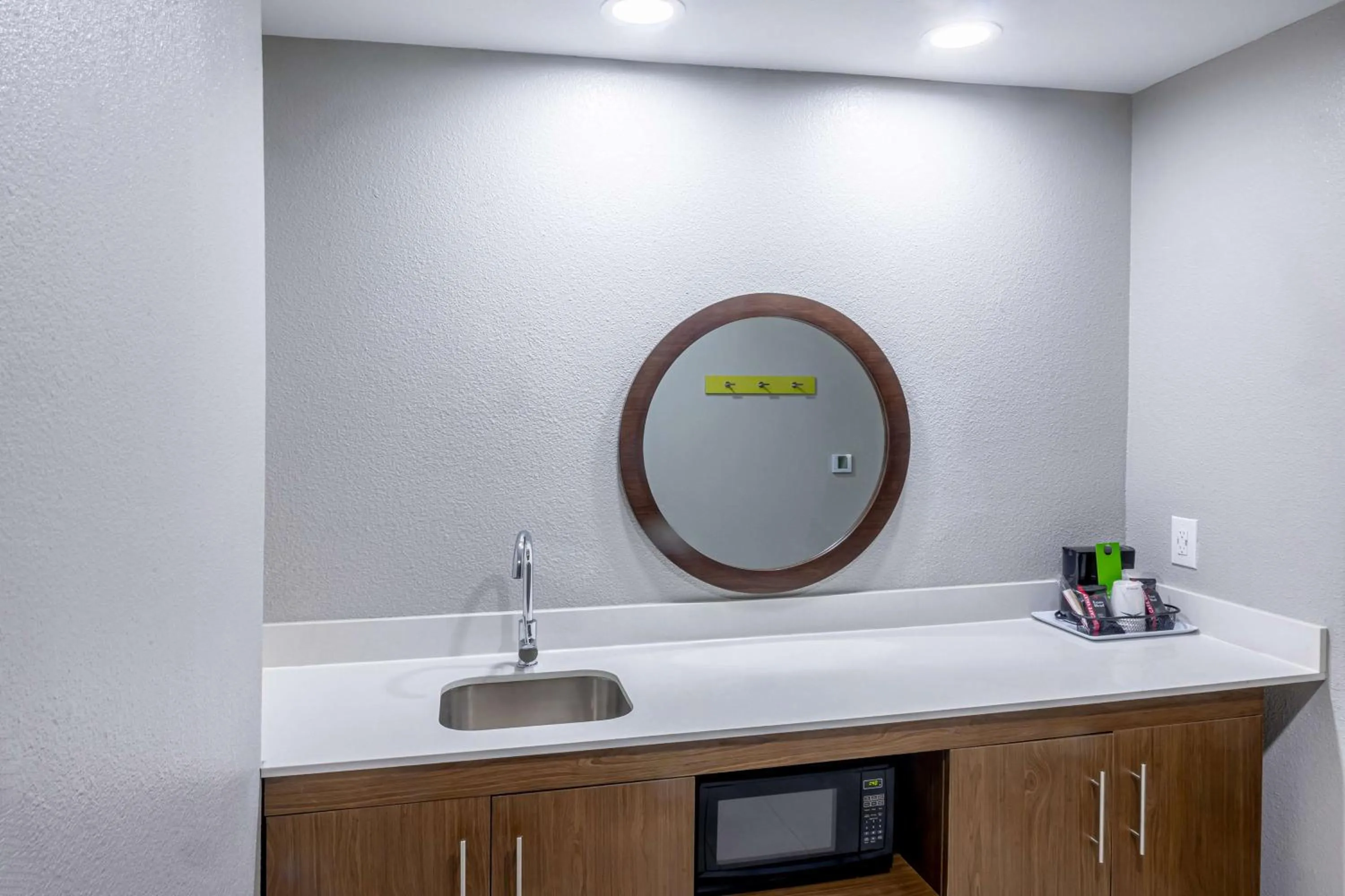 Photo of the whole room in Hampton Inn & Suites Cleburne