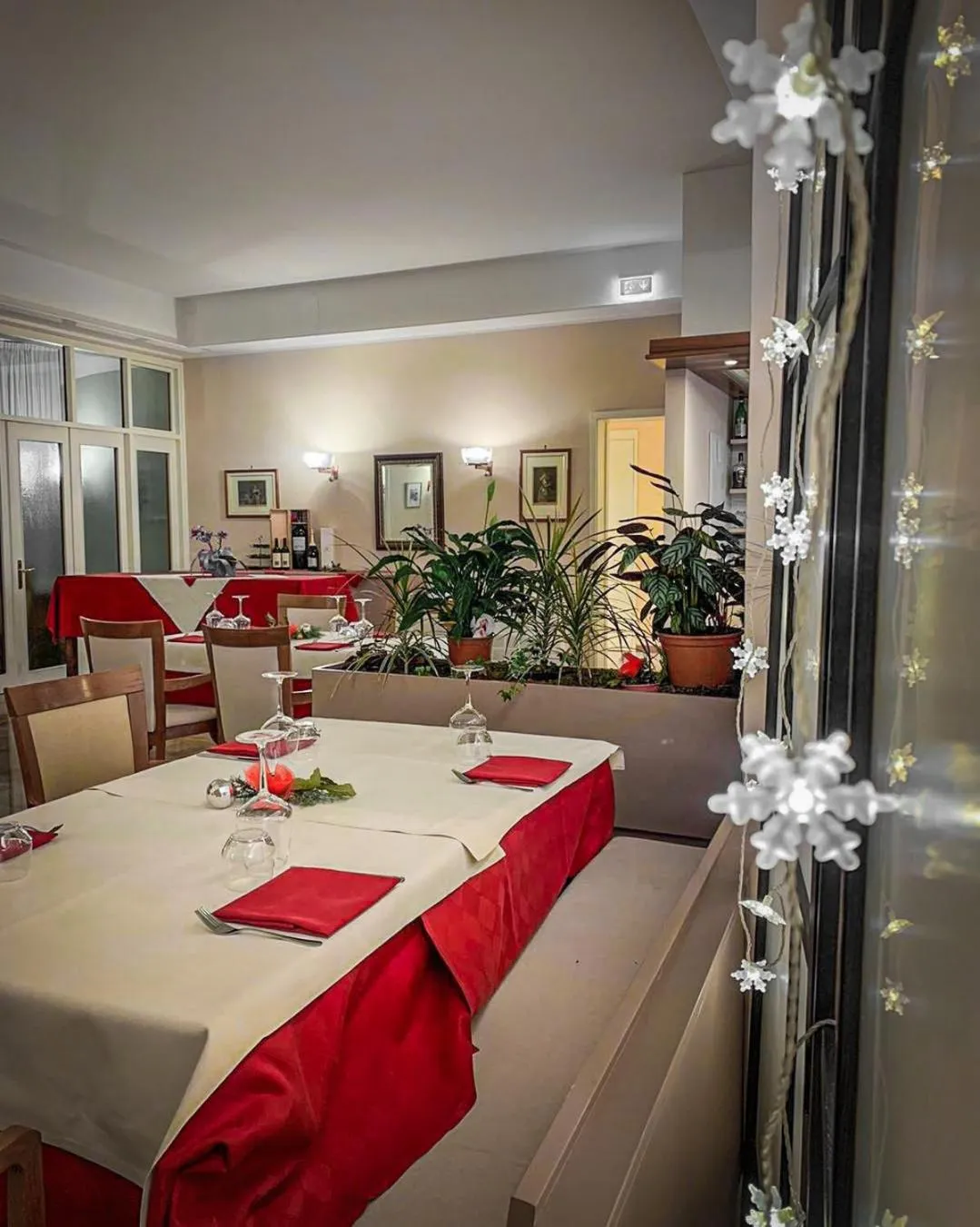 Restaurant/places to eat in Hotel Roma