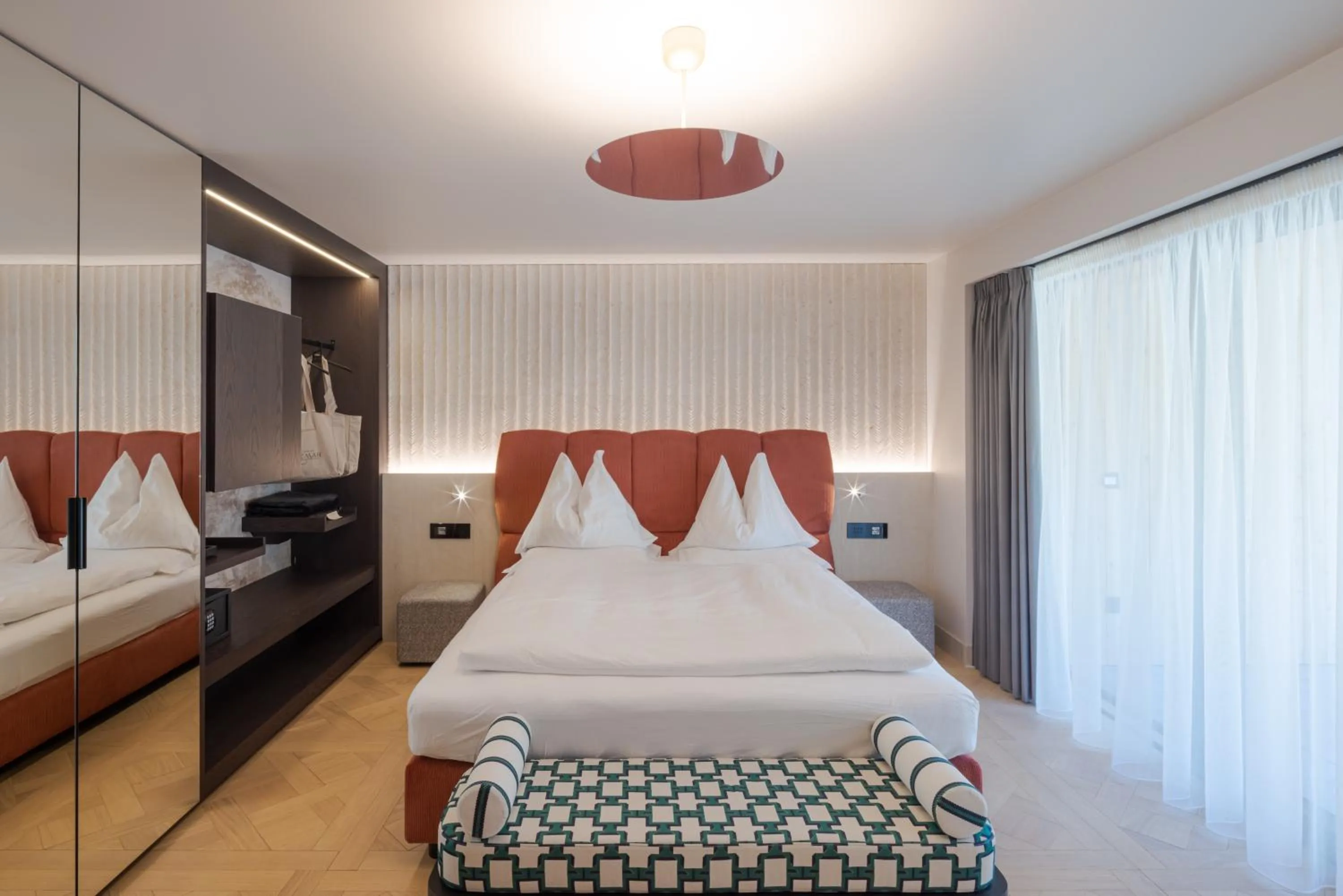 Bedroom, Bed in Latemar - Hotel Suites Spa