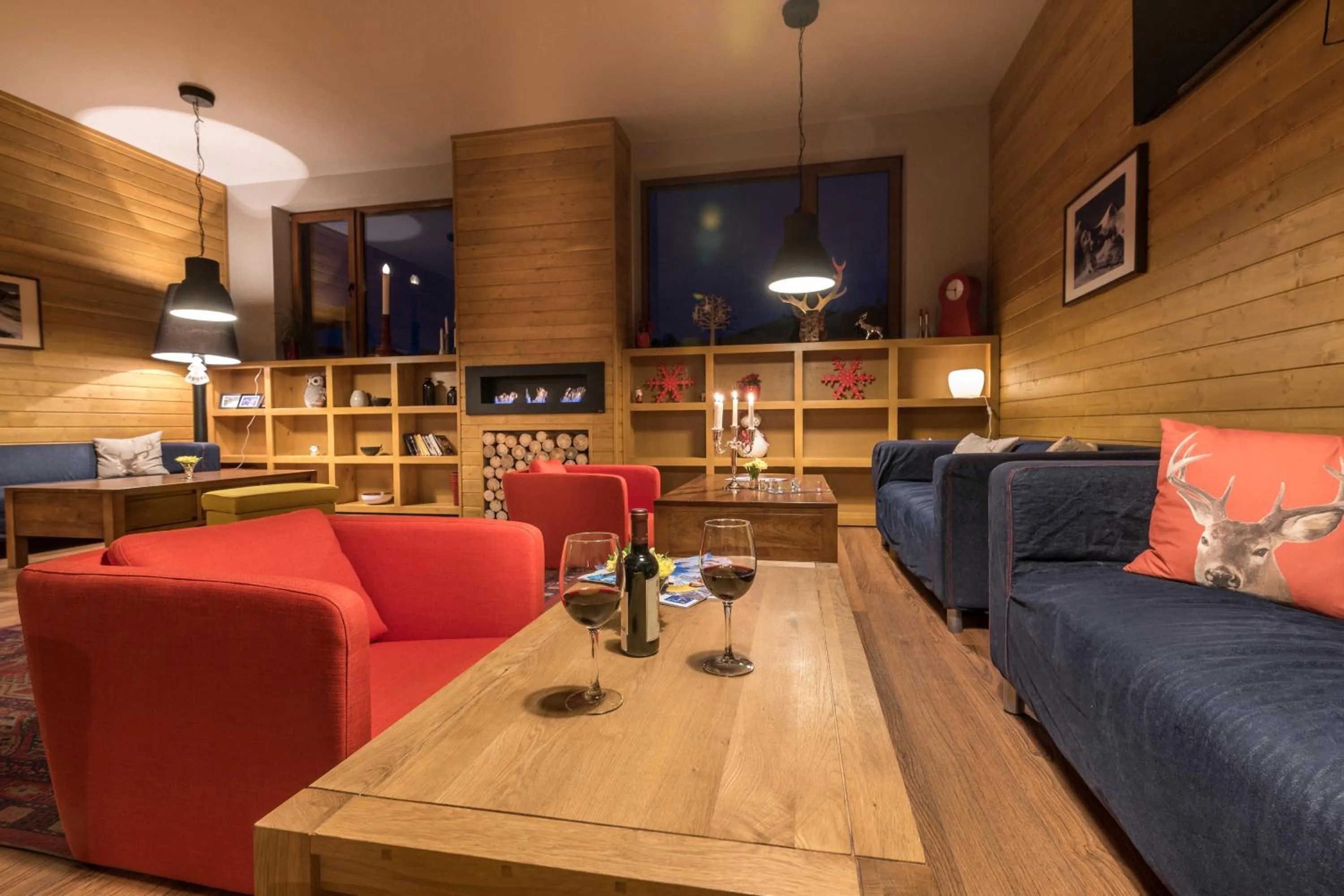 Lounge or bar in White Lavina - Ski, Bike, Hike