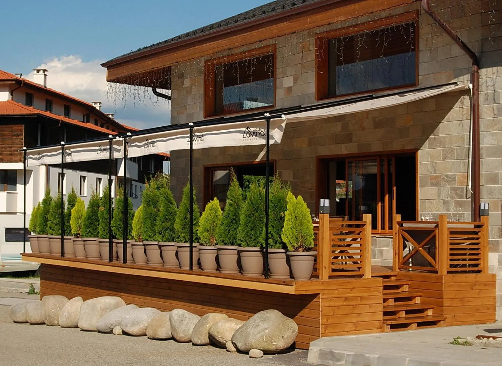 Restaurant/places to eat in White Lavina - Ski, Bike, Hike