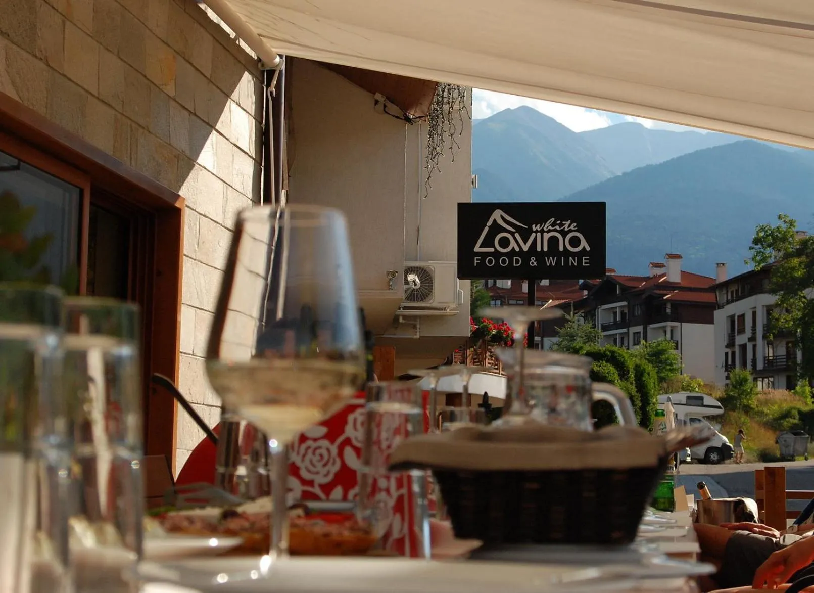 Restaurant/places to eat in White Lavina - Ski, Bike, Hike