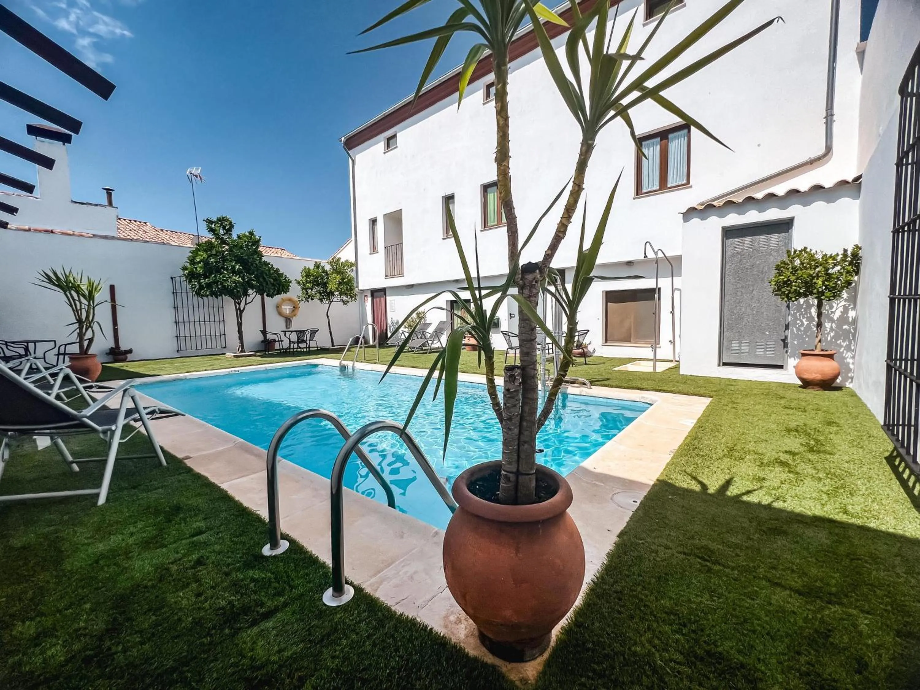 Swimming pool in Hostal Aznaitin