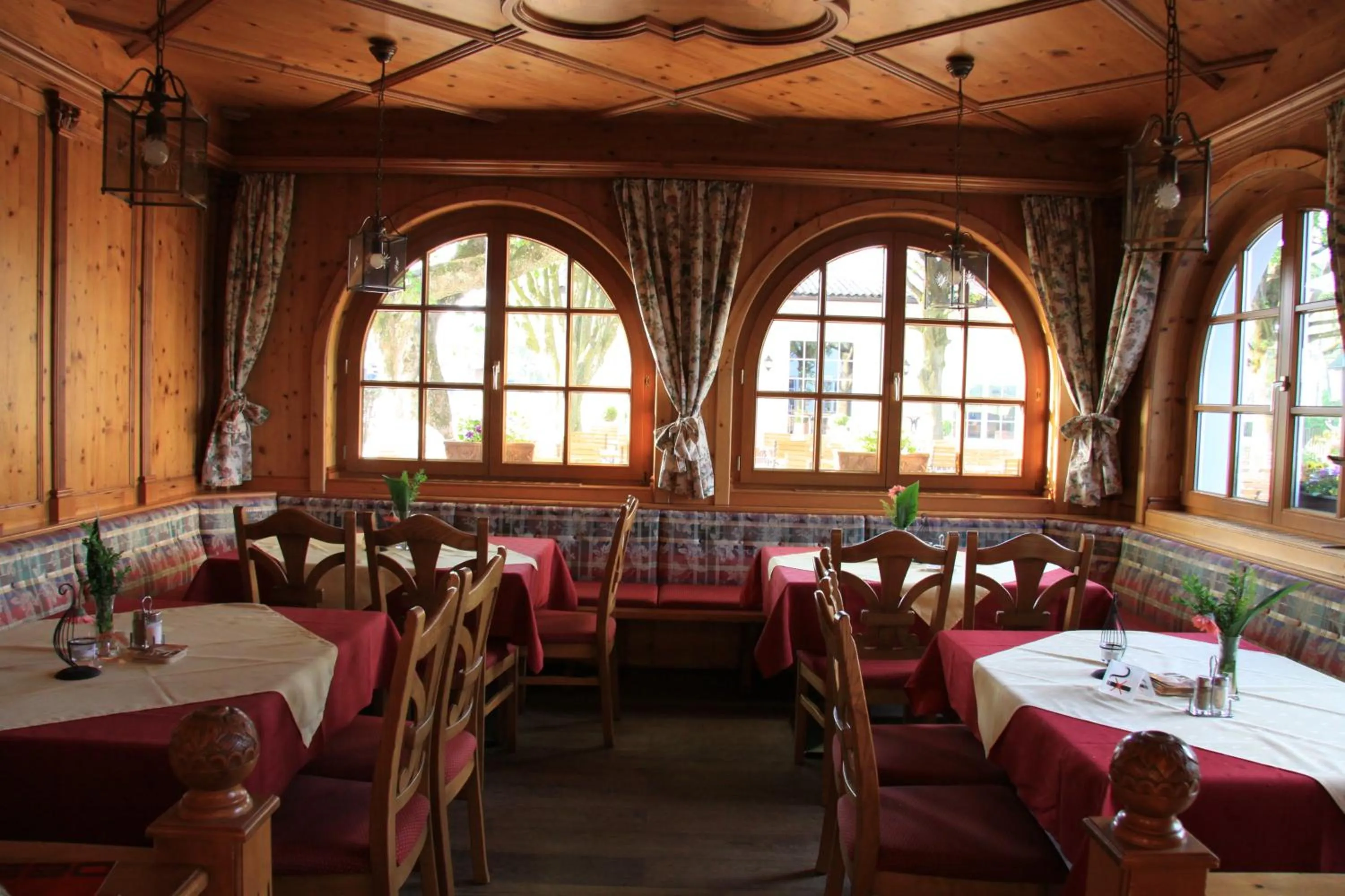 Restaurant/places to eat in Hotel Gasthof Mostwastl