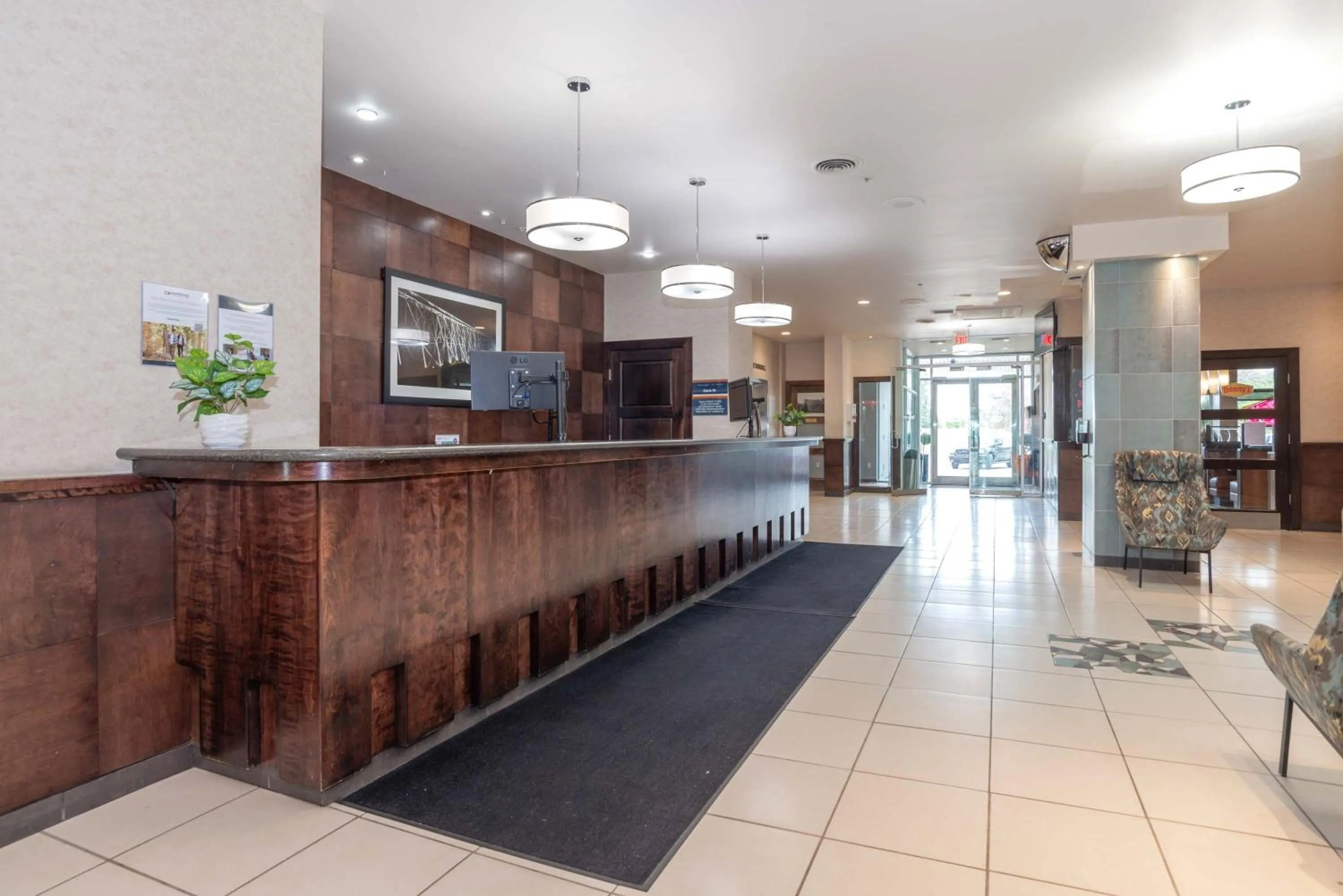 Lobby or reception in Sandman Hotel Lethbridge