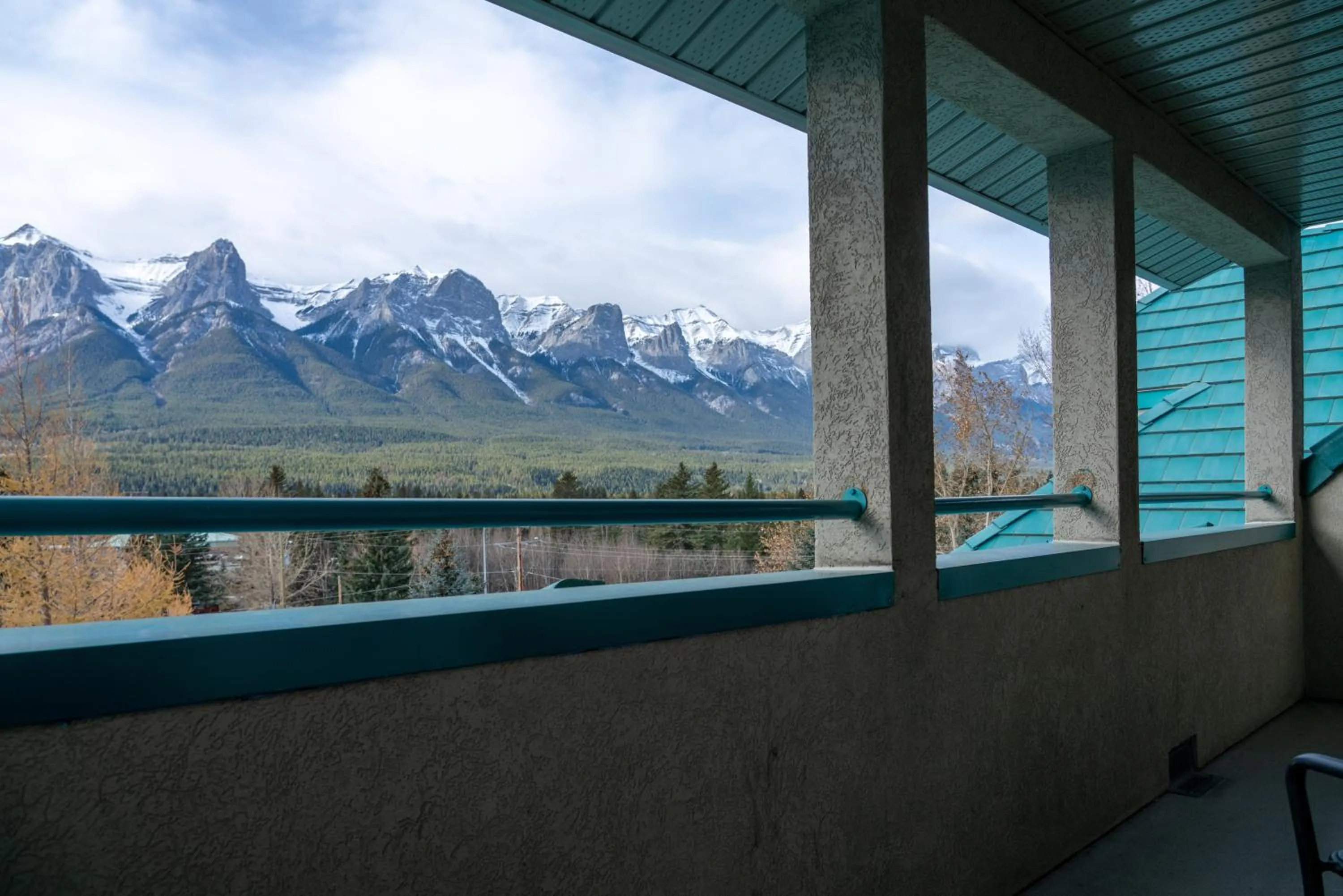 Balcony/Terrace in Pocaterra Inn & Waterslide