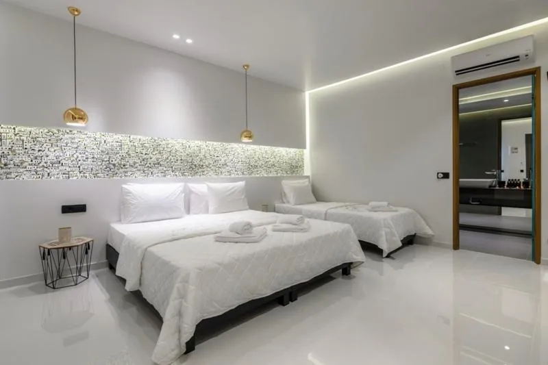 Bedroom, Bed in Sunny Garden Hotel