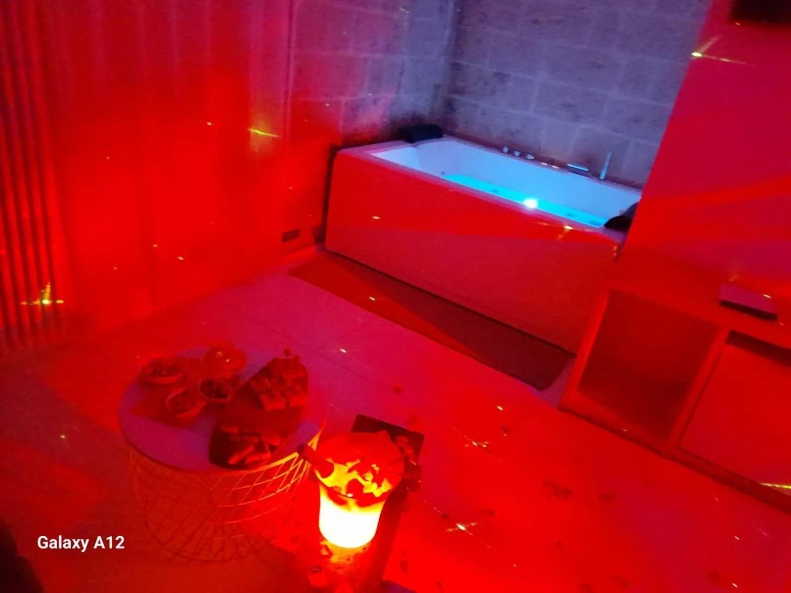 Hot Tub in Recinto antico Sweet Rooms