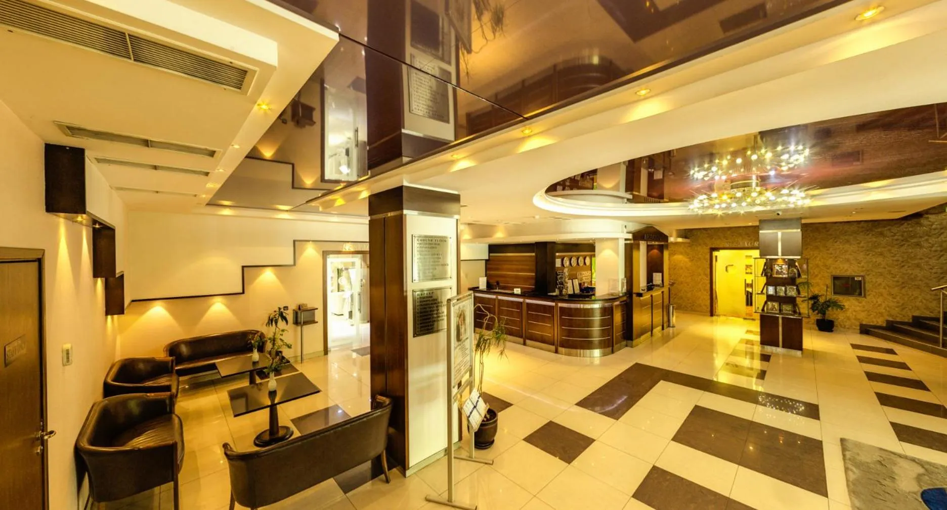 Lobby or reception in Hotel Forum - Free Parking for cars