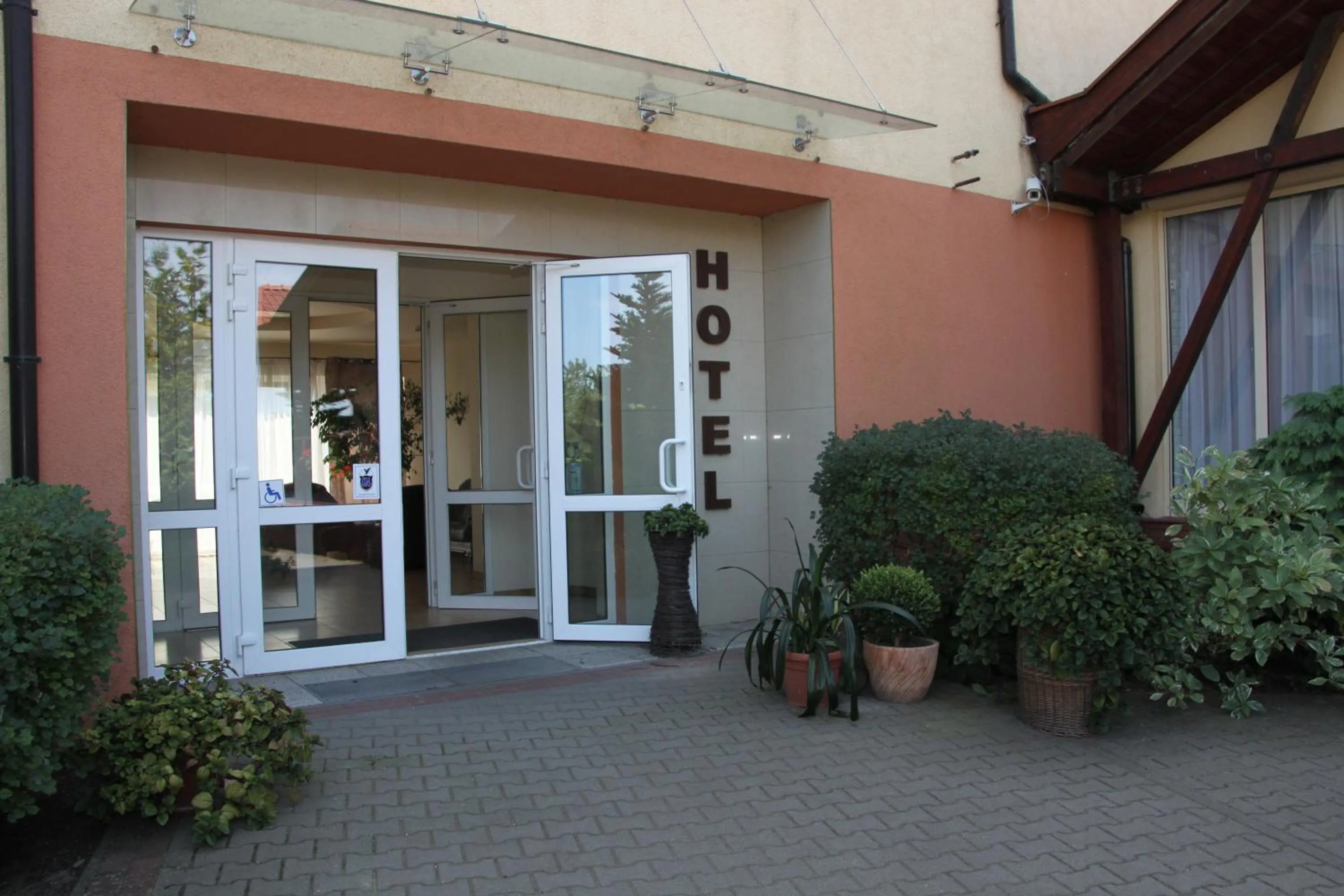 Facade/entrance in Hotel Przylesie