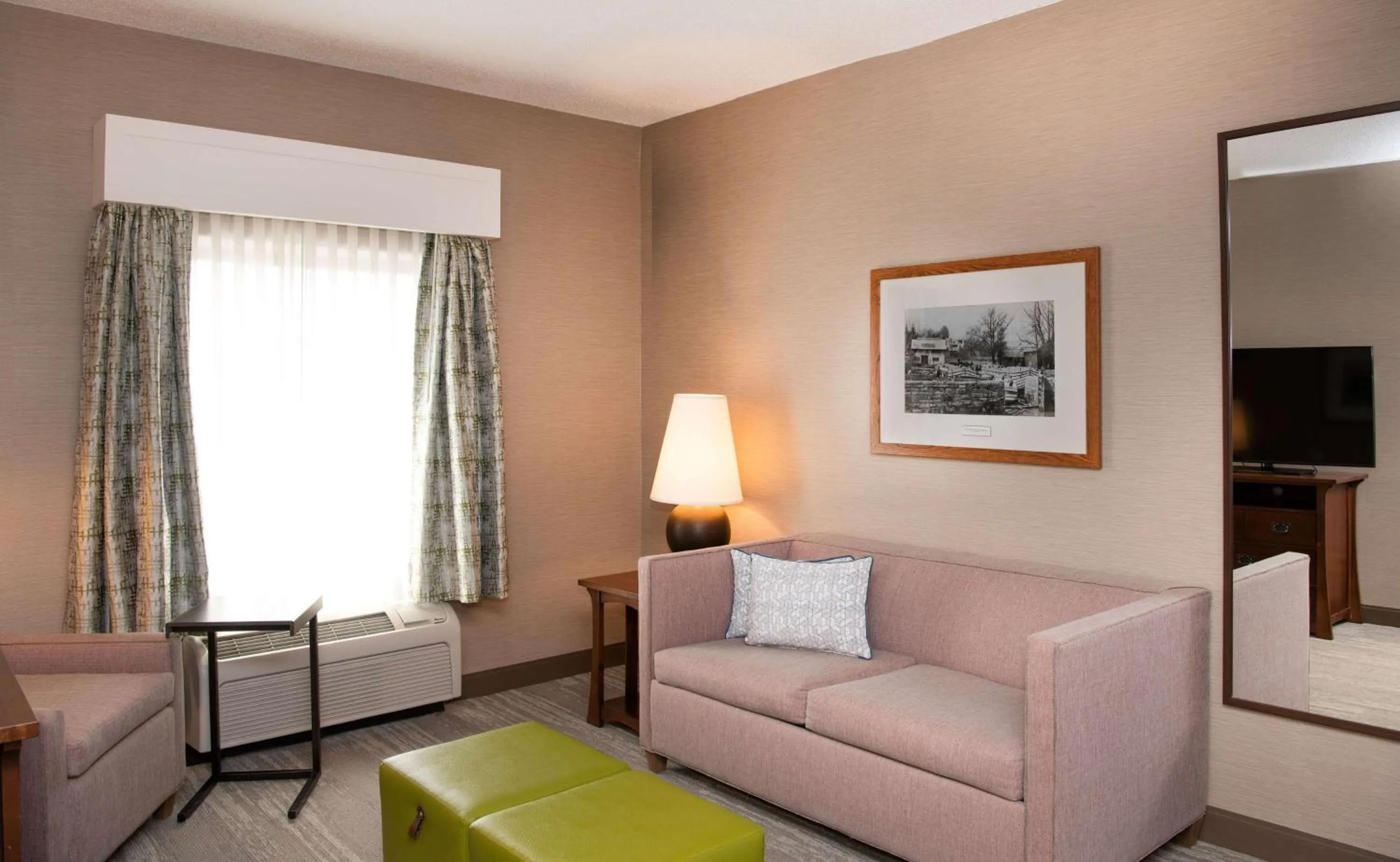 Living room in Hampton Inn & Suites Rochester/Victor