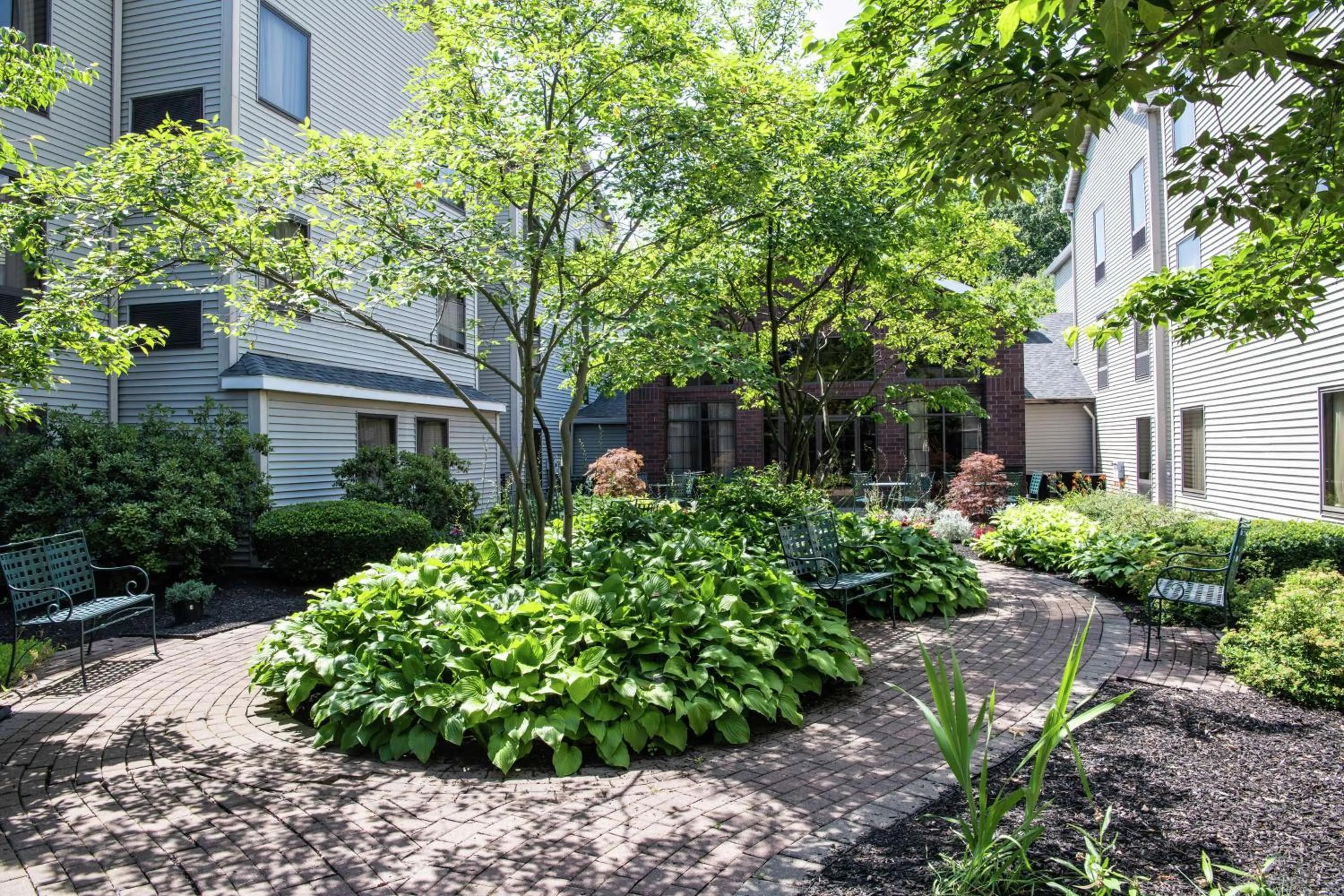 Garden in Hampton Inn & Suites Rochester/Victor