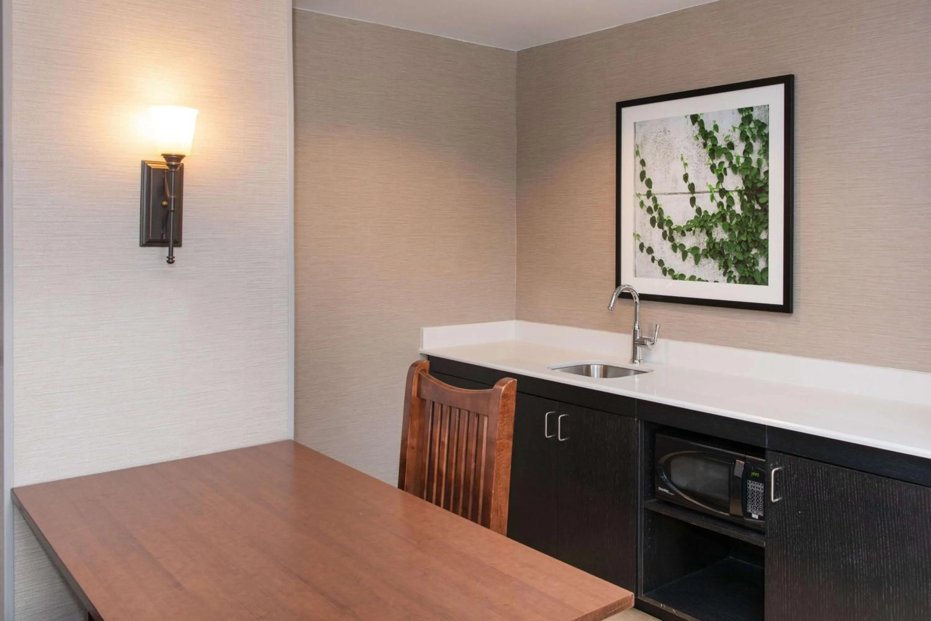 Photo of the whole room in Hampton Inn & Suites Rochester/Victor