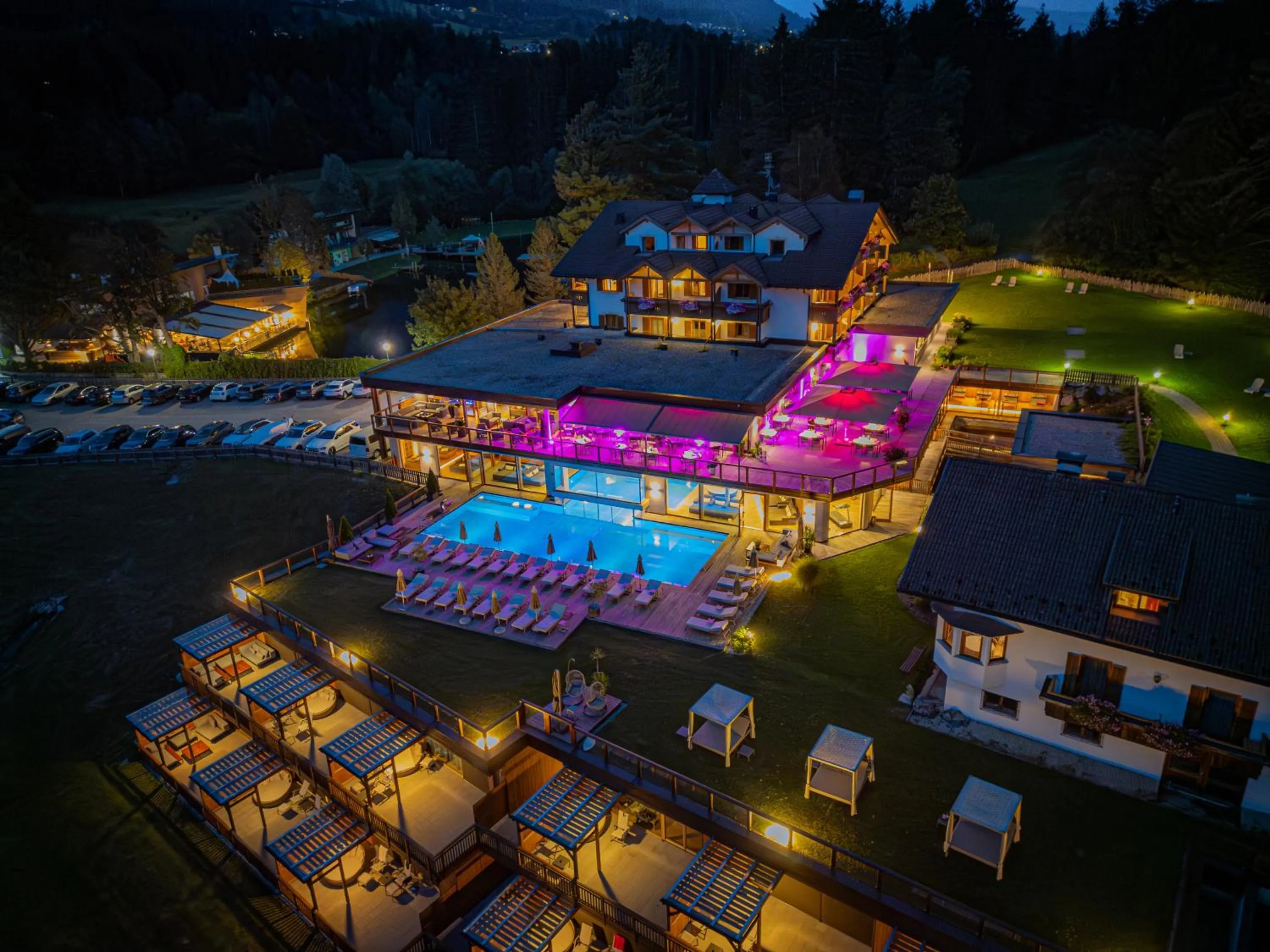 Property building in Hotel Weiher Green Lake