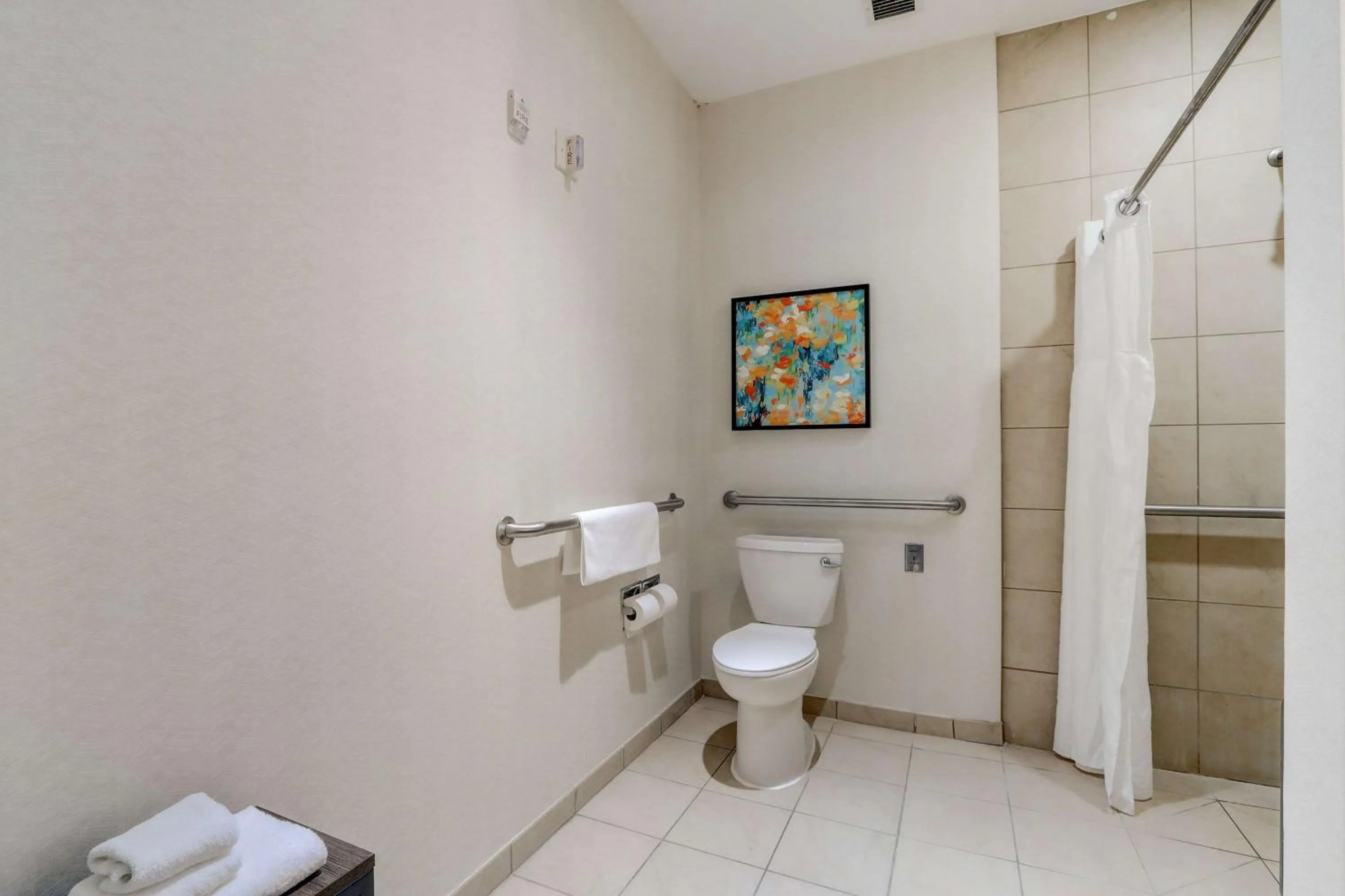 Bathroom in Hilton Garden Inn Indianapolis Northwest