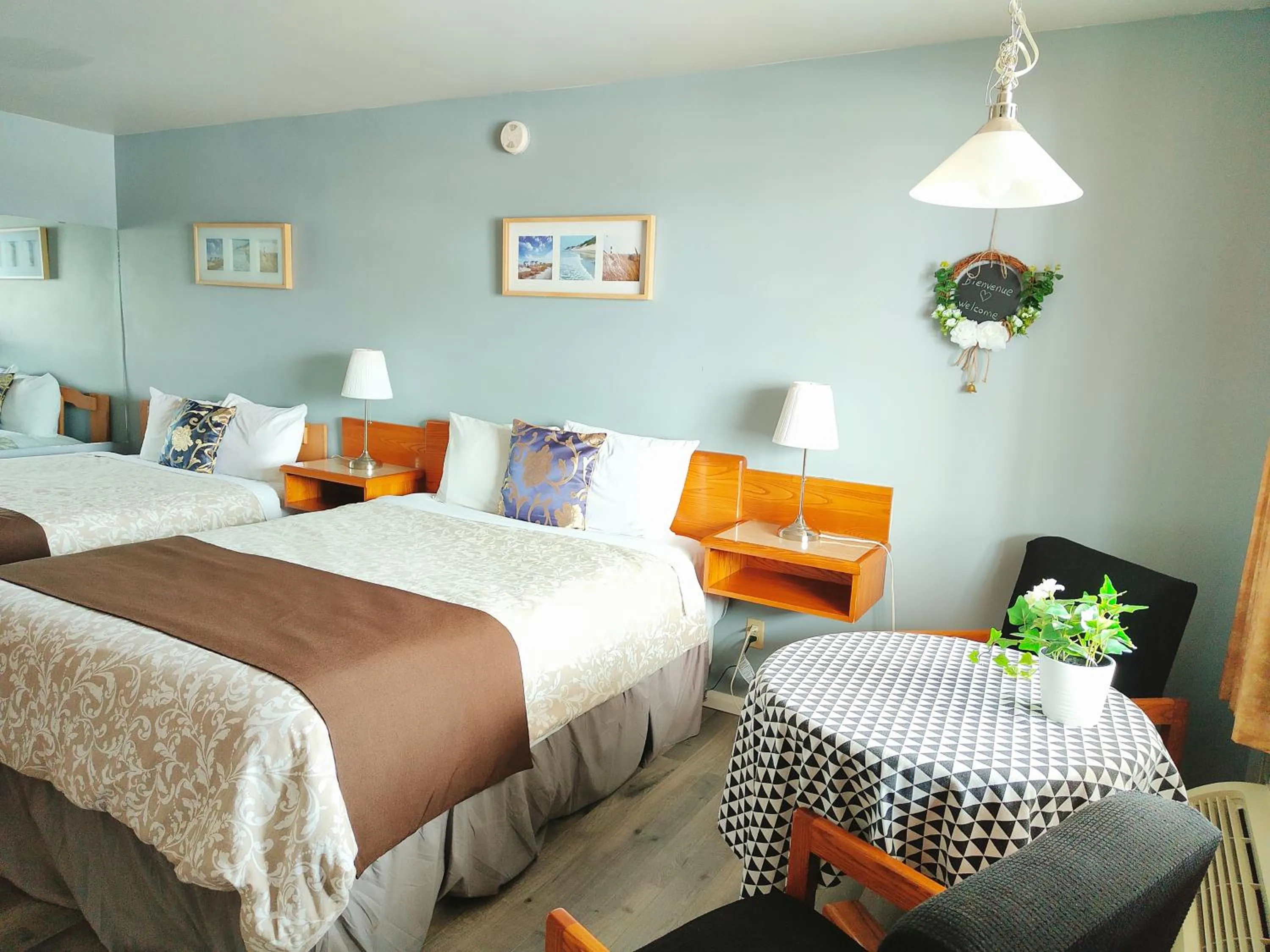 Bed in Motel Le Radisson de Val-David