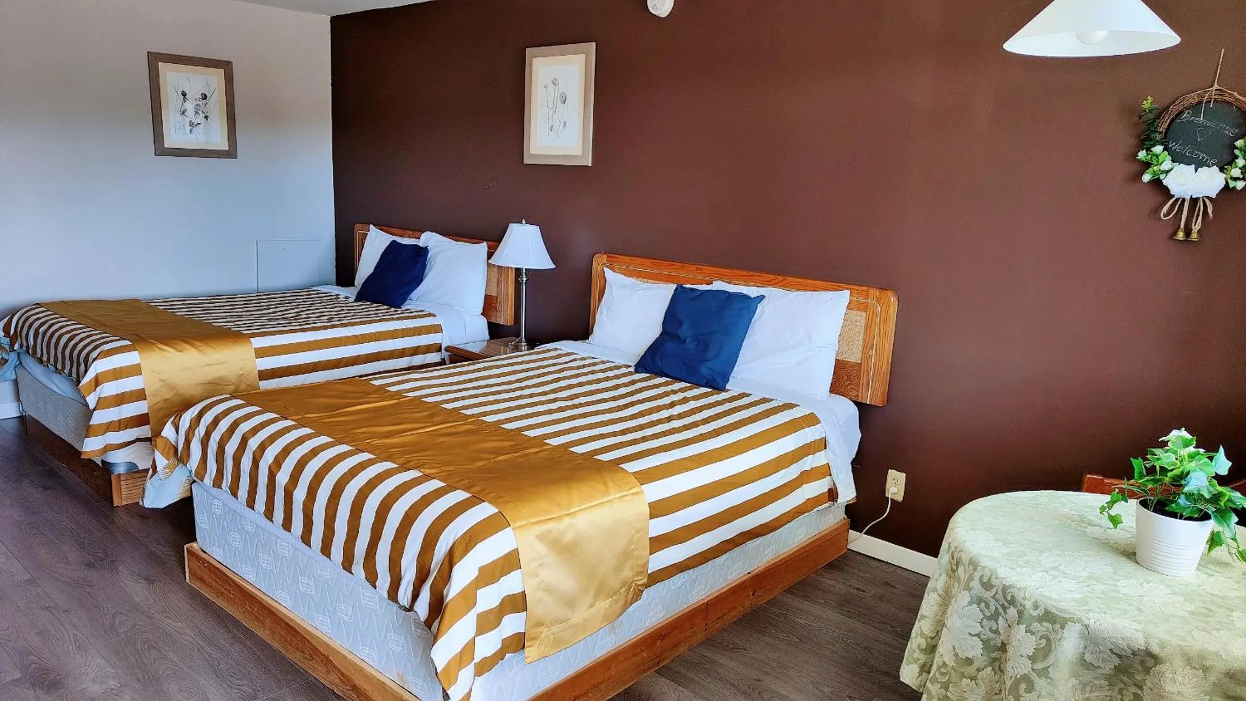 Bed in Motel Le Radisson de Val-David