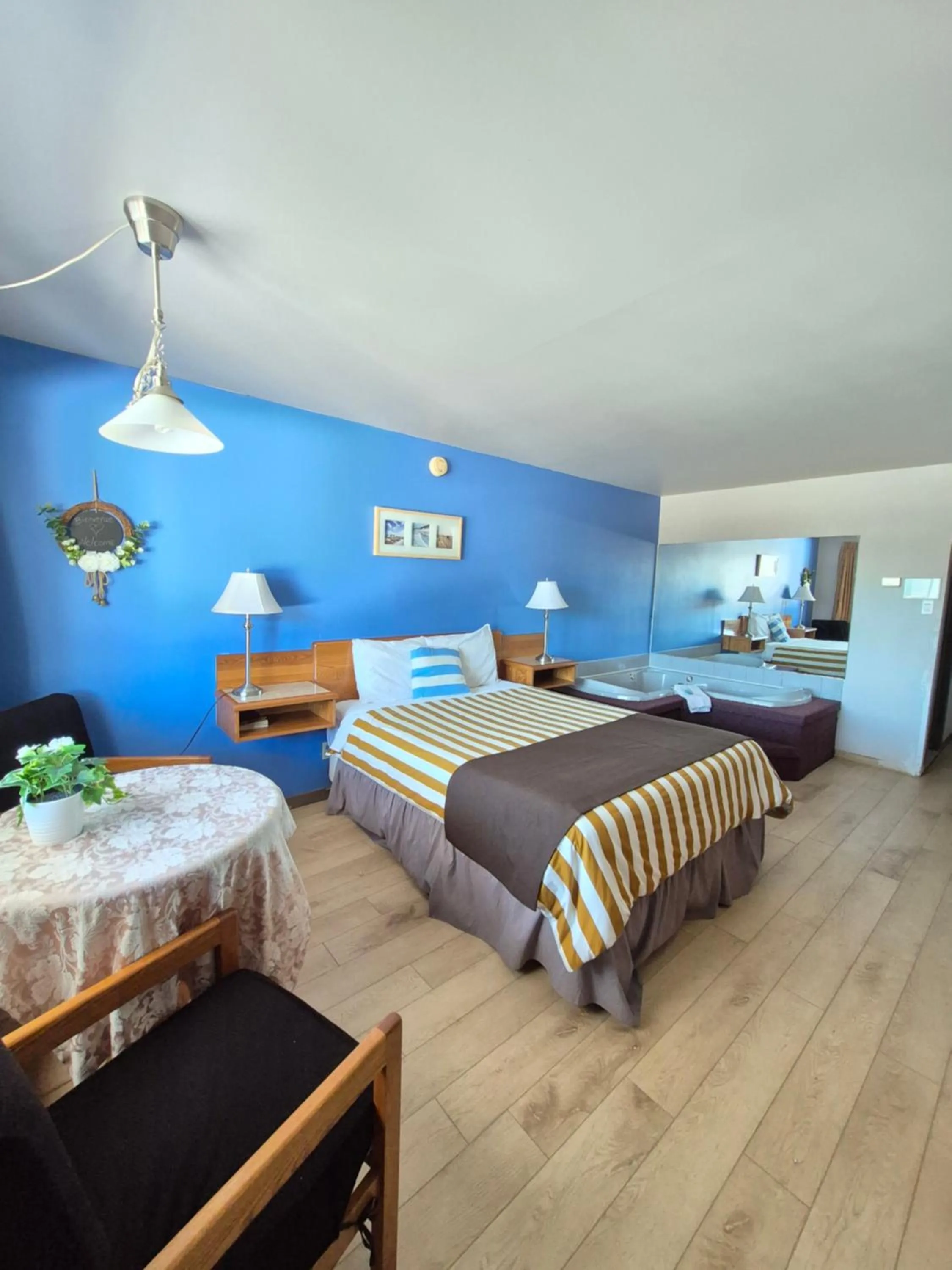 Bed in Motel Le Radisson de Val-David