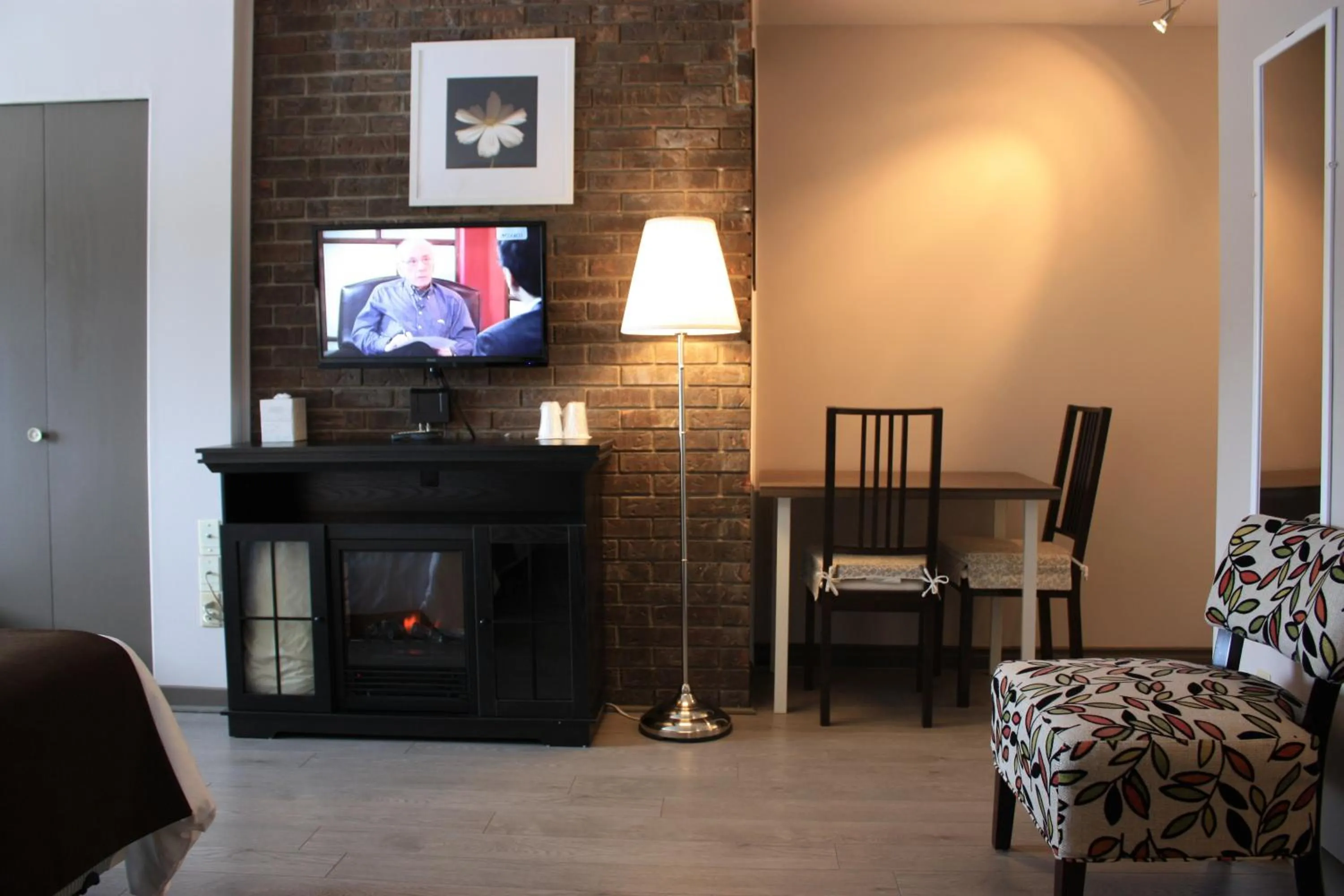 Photo of the whole room in Motel Le Radisson de Val-David