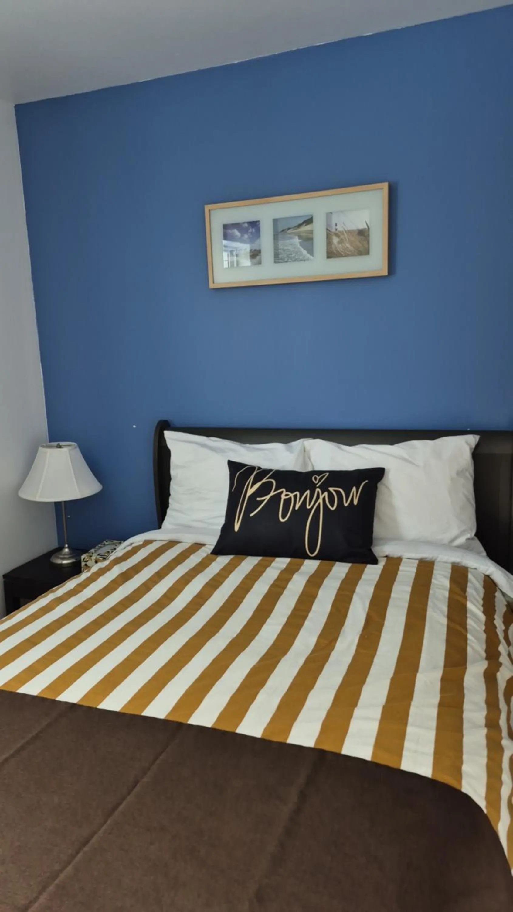 Bed in Motel Le Radisson de Val-David