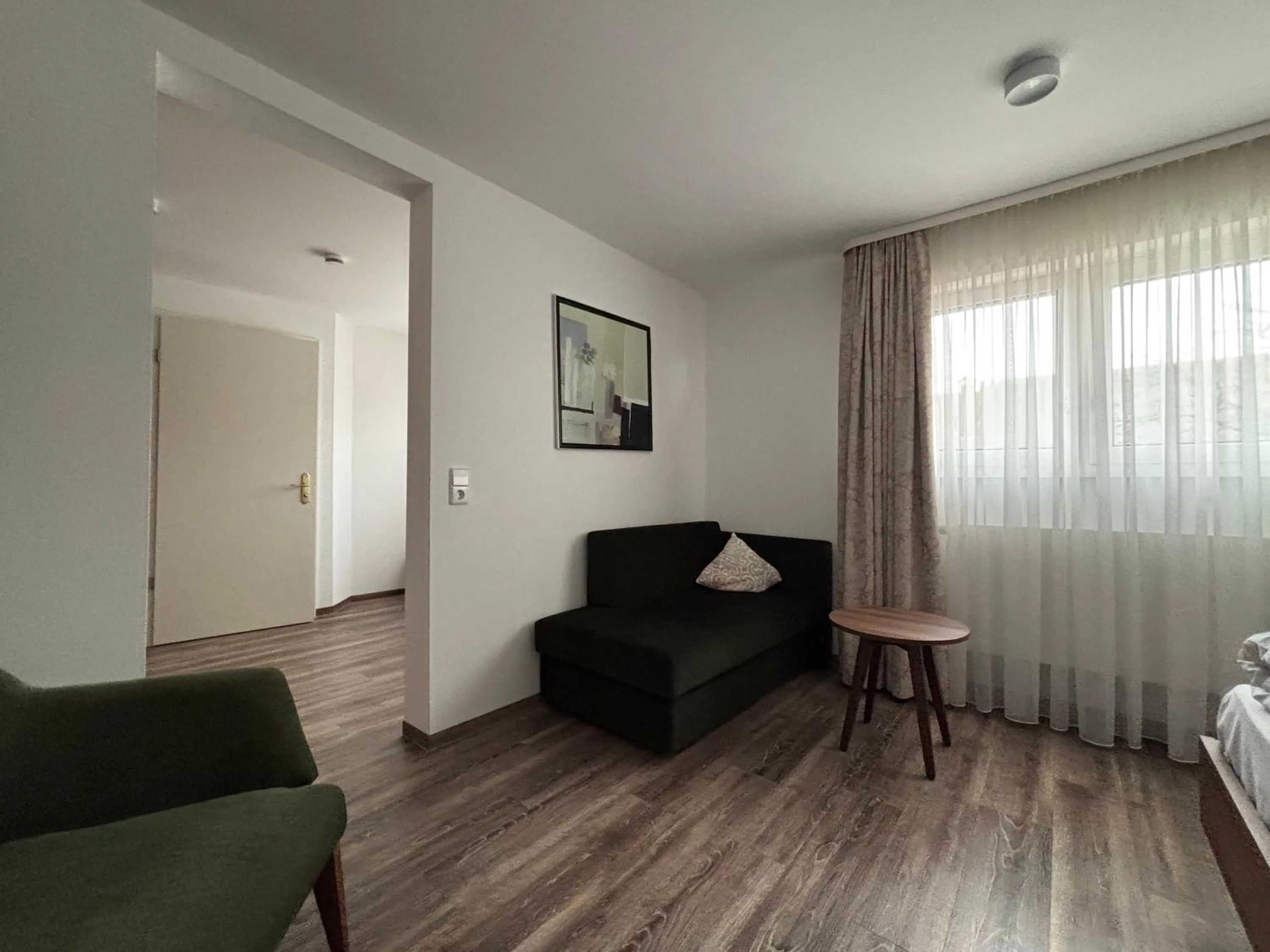 Photo of the whole room in Hotel Krone Neuenburg