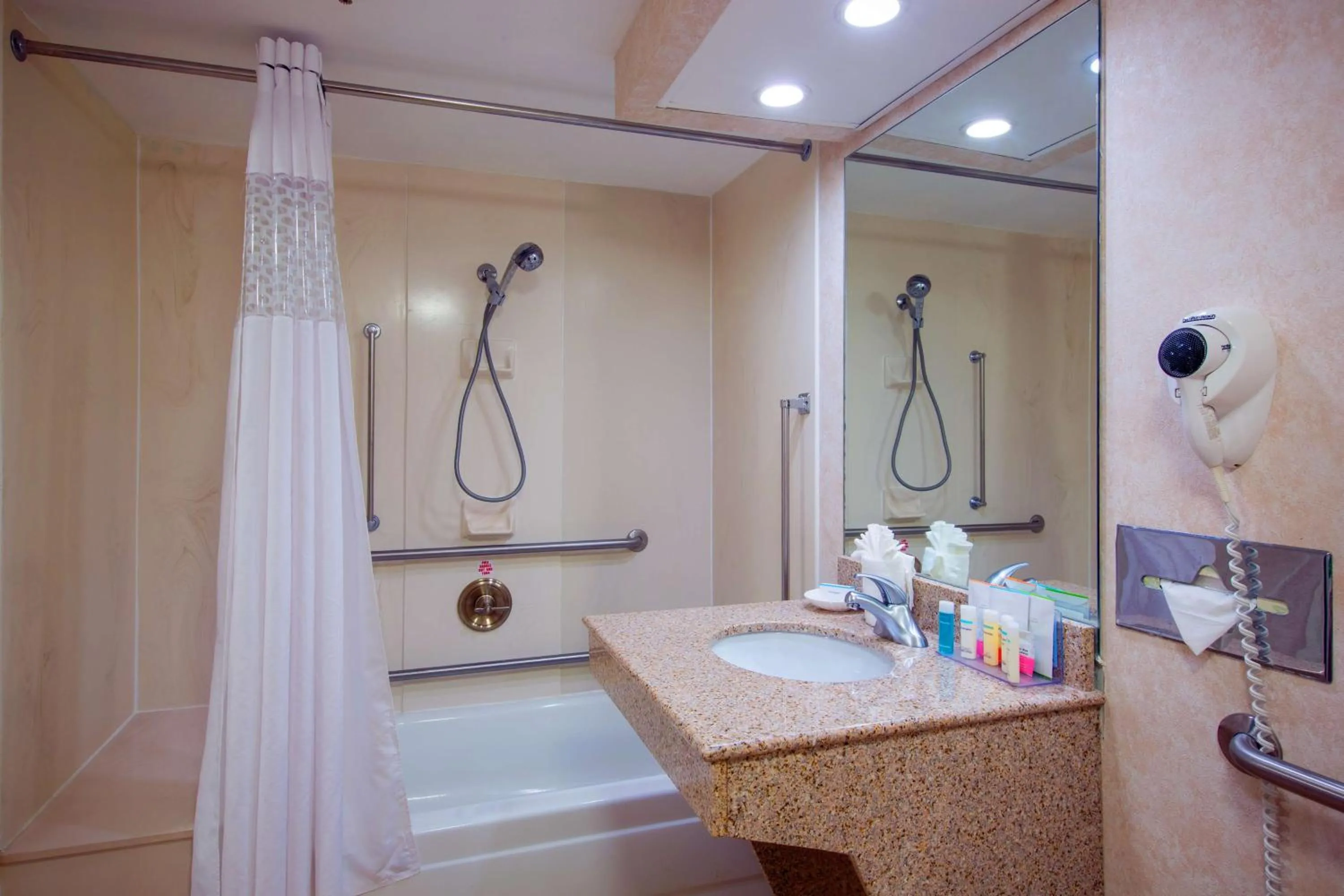 Bed in Hampton Inn West Springfield