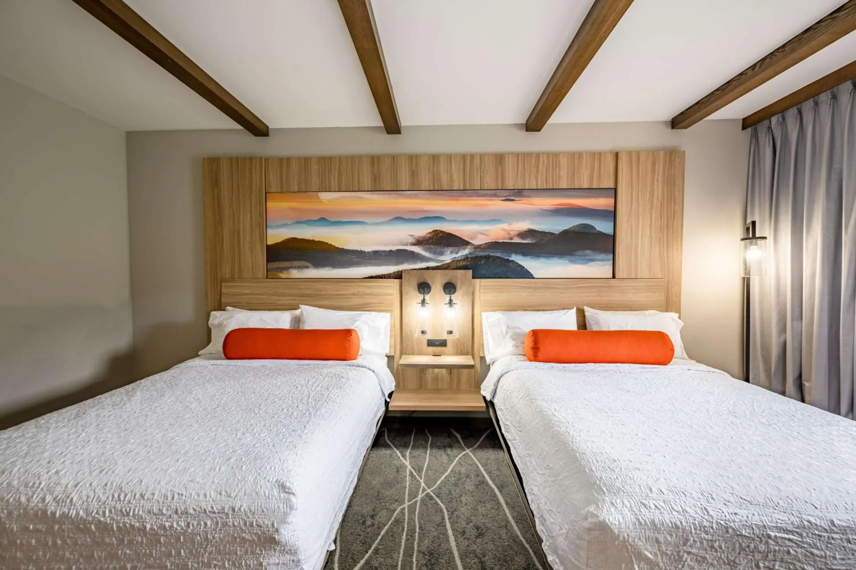 Deluxe Queen Room with Two Queen Beds - Non-Smoking in Hampton Inn & Suites Cashiers - Sapphire Valley Deluxe Queen Room with Two Queen Beds - Non-Smoking in Hampton Inn & Suites Cashiers - Sapphire Valley