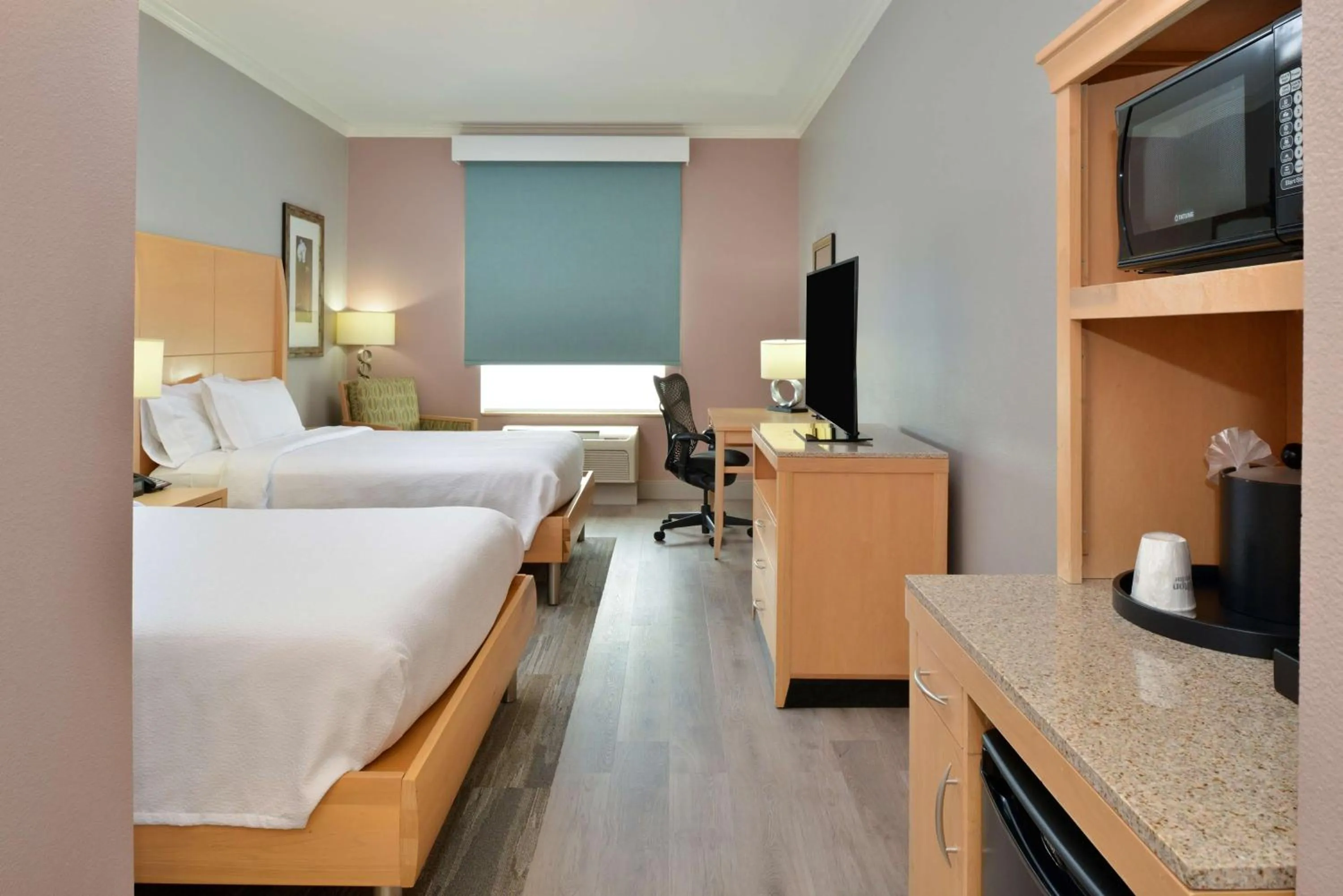 Bedroom, Bed in Hilton Garden Inn Denton