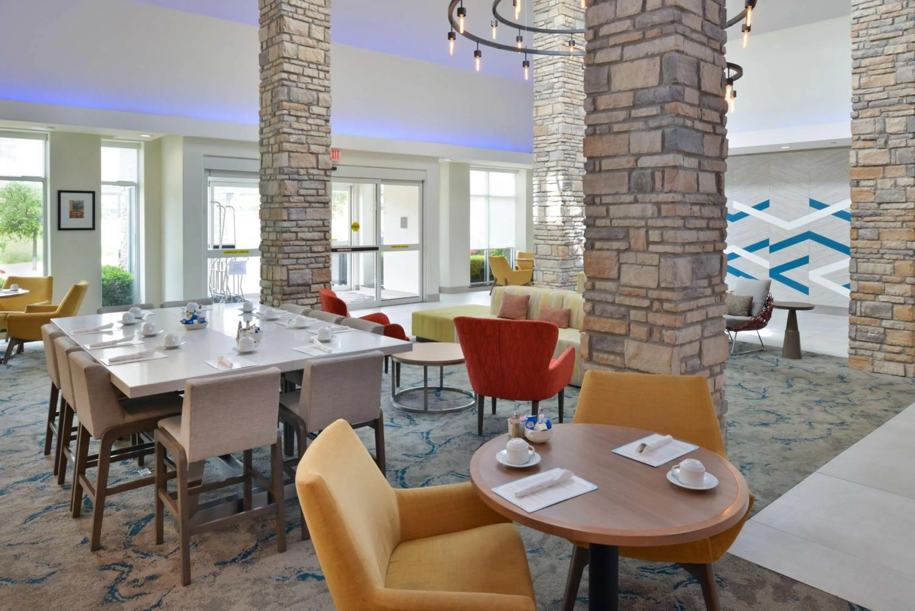 Restaurant/places to eat in Hilton Garden Inn Denton
