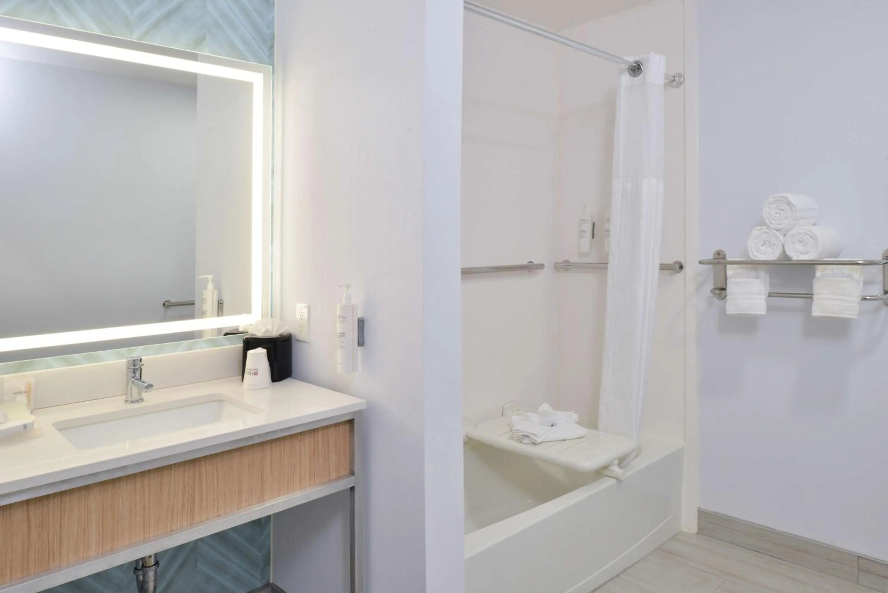 Bathroom in Hilton Garden Inn Denton