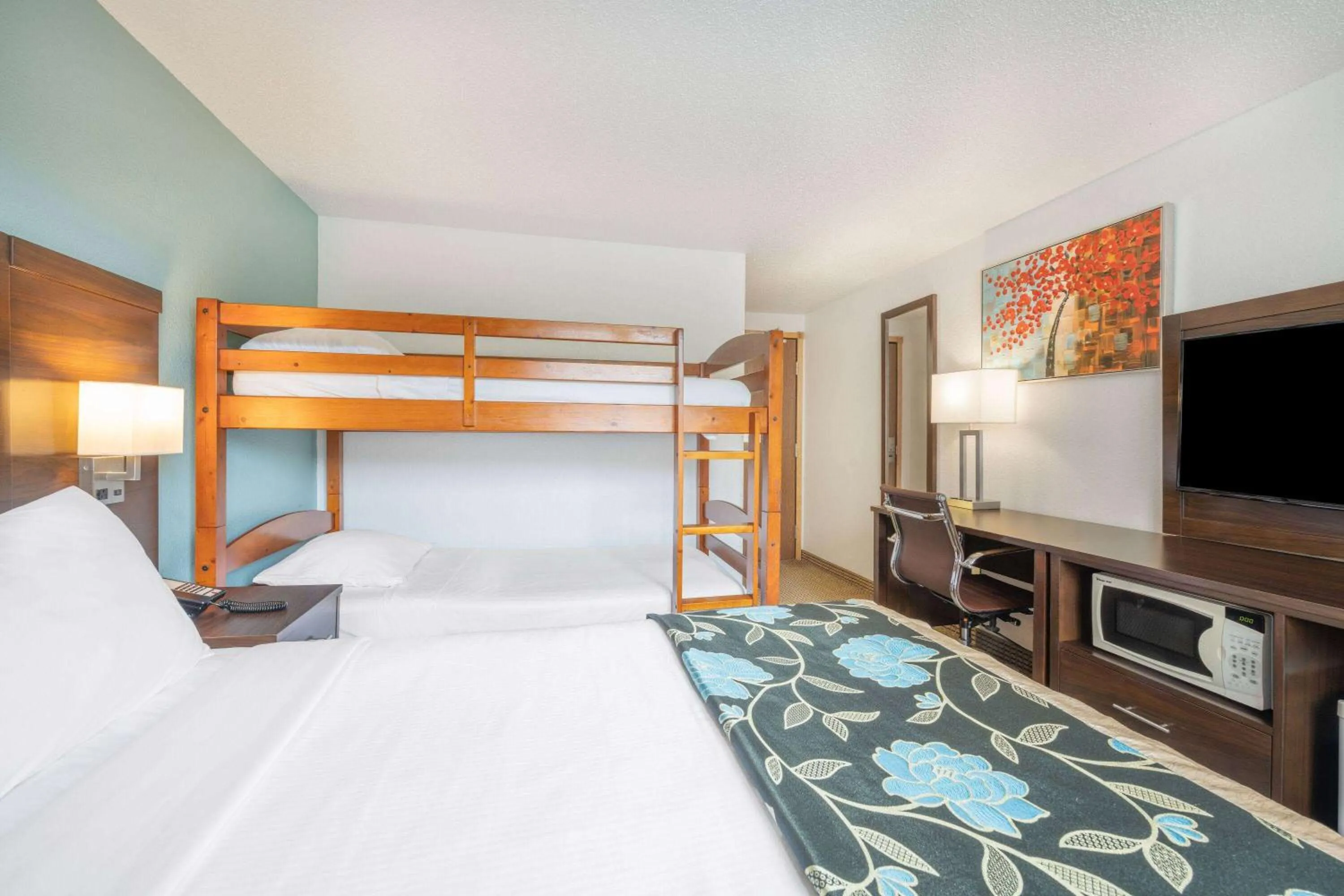 Bed in Baymont by Wyndham Keystone Near Mt. Rushmore