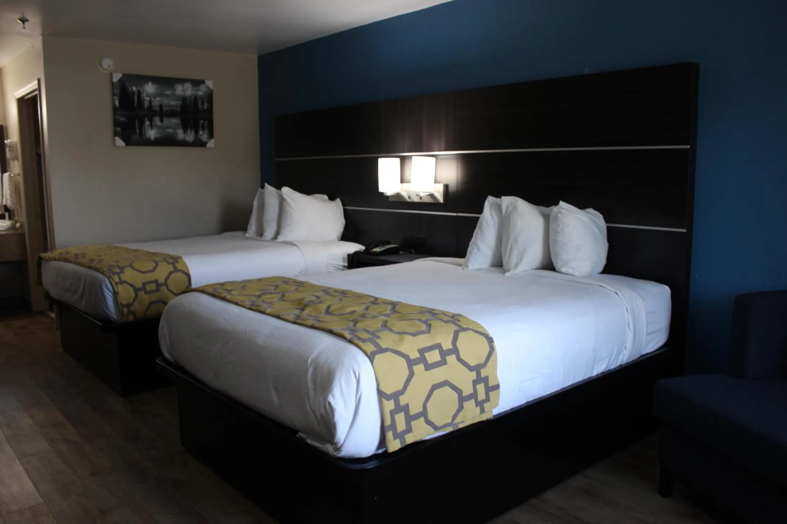 Bed in Baymont Inn & Suites