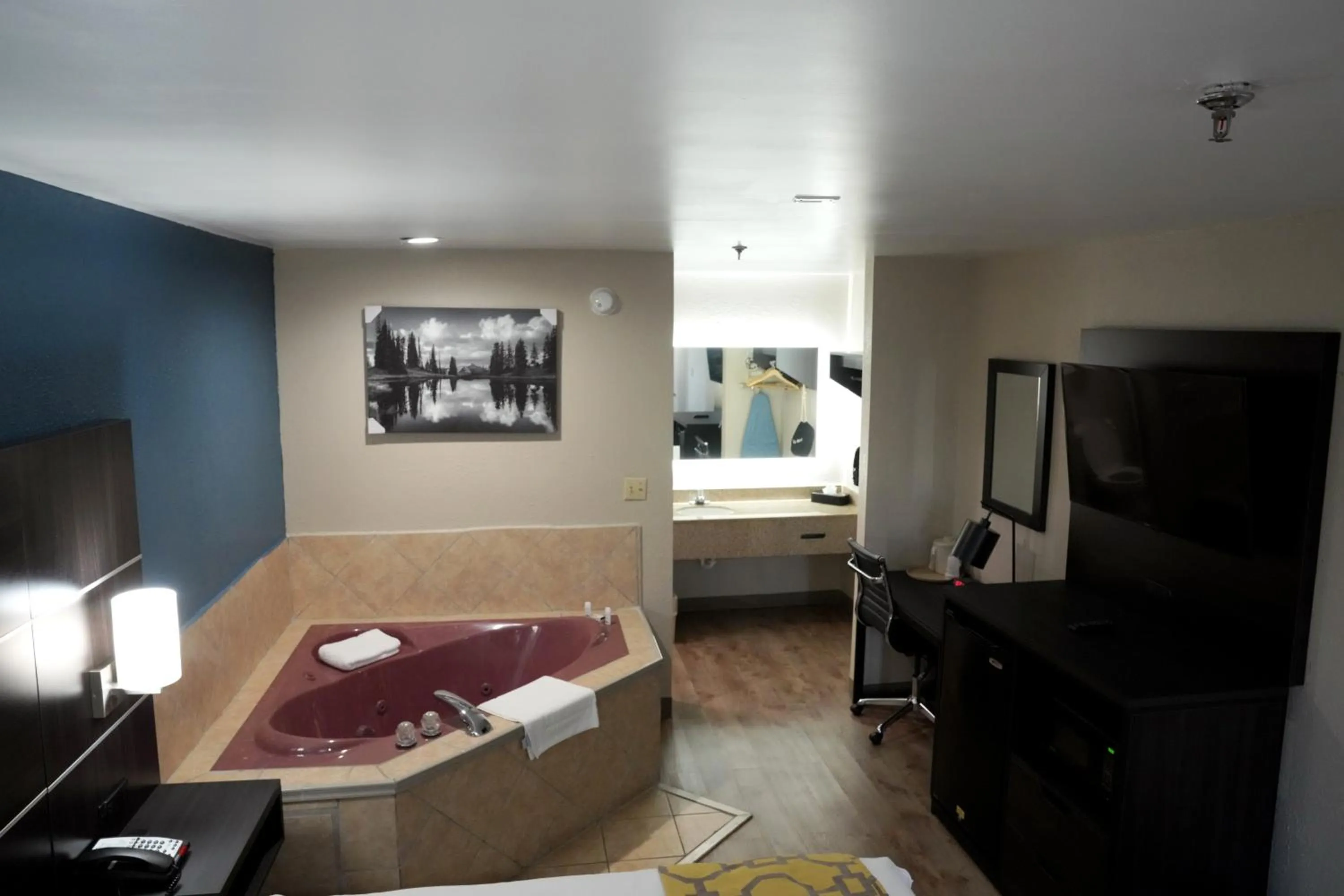 Bed in Baymont Inn & Suites