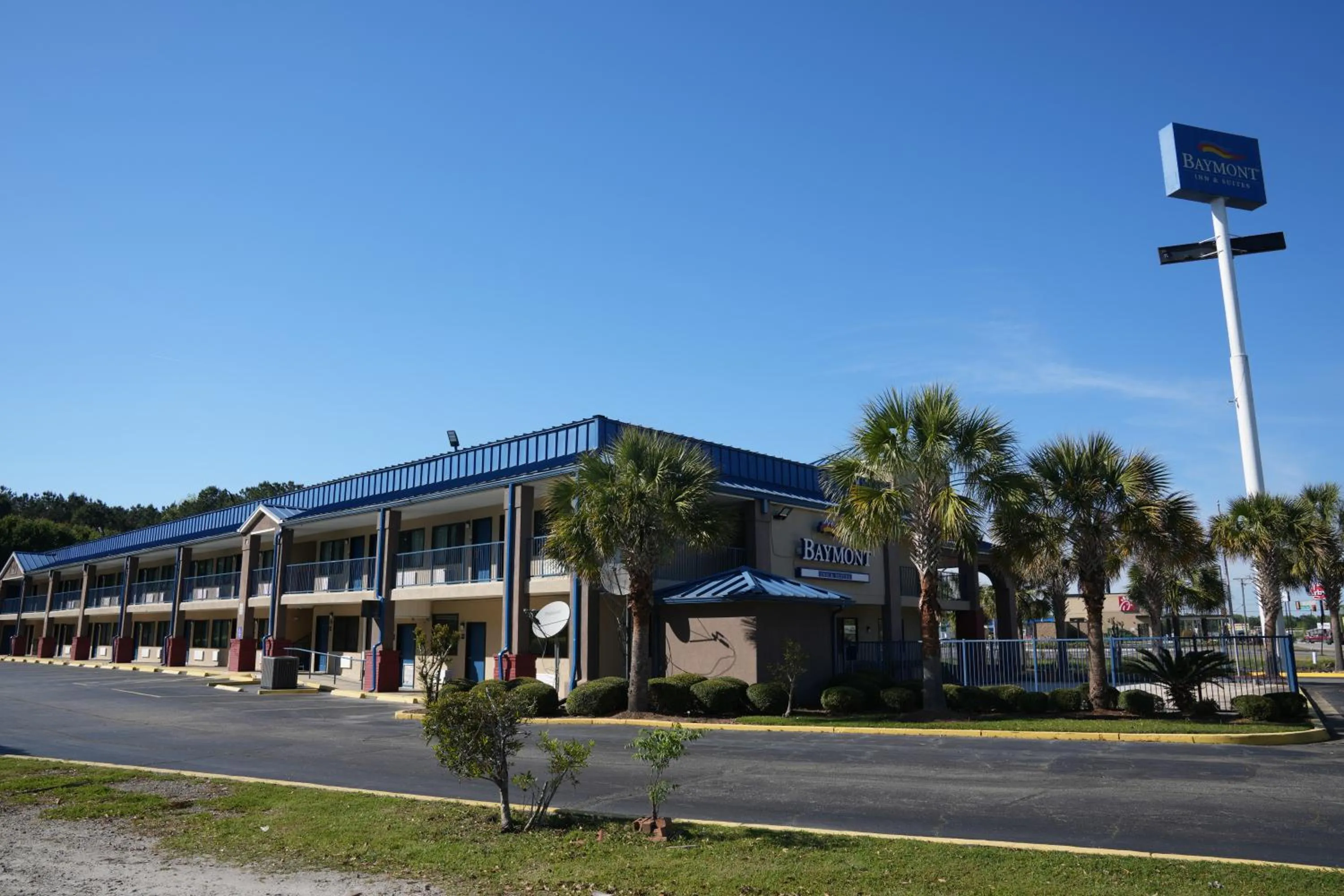 Property building in Baymont by Wyndham Manning