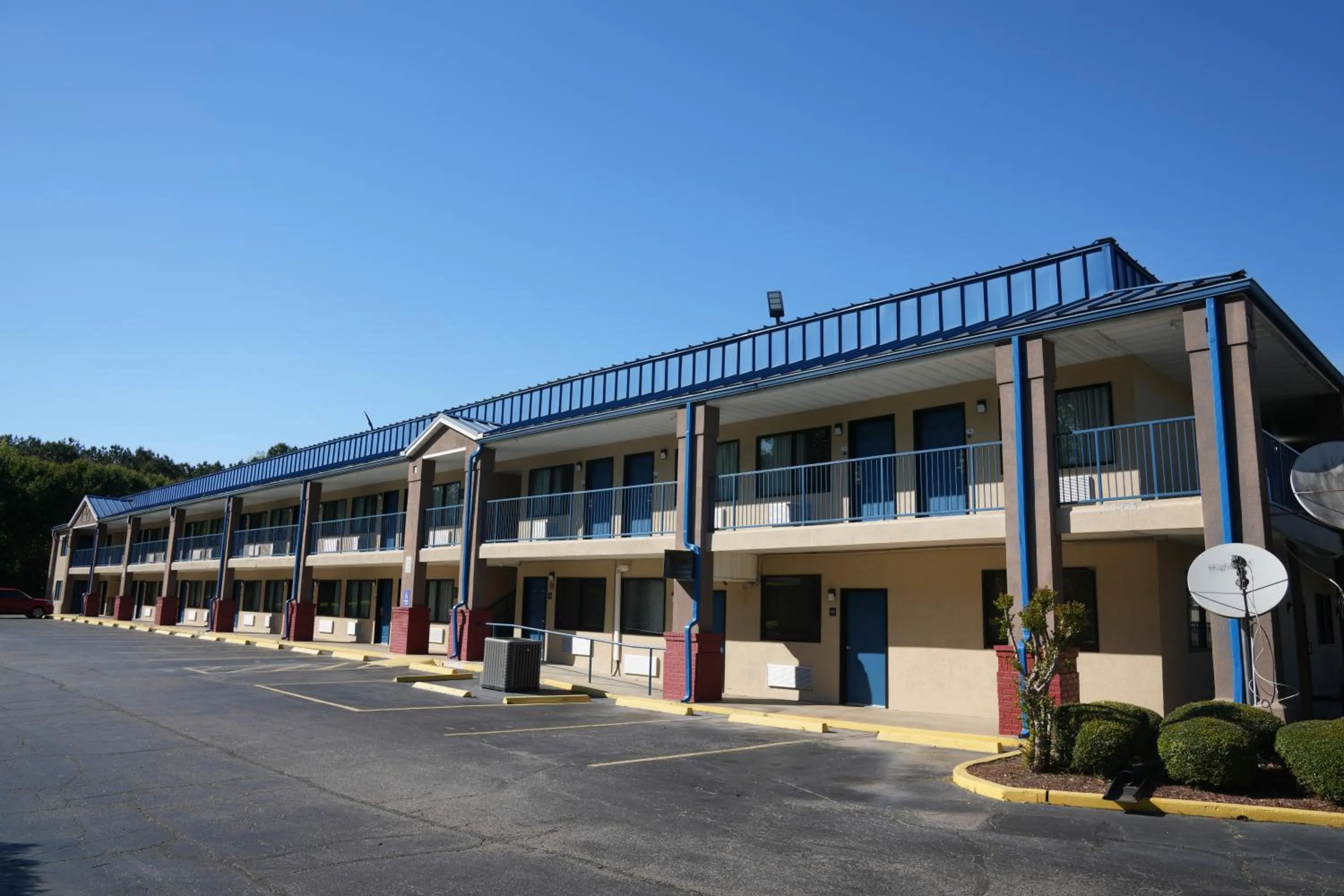 Property building in Baymont by Wyndham Manning