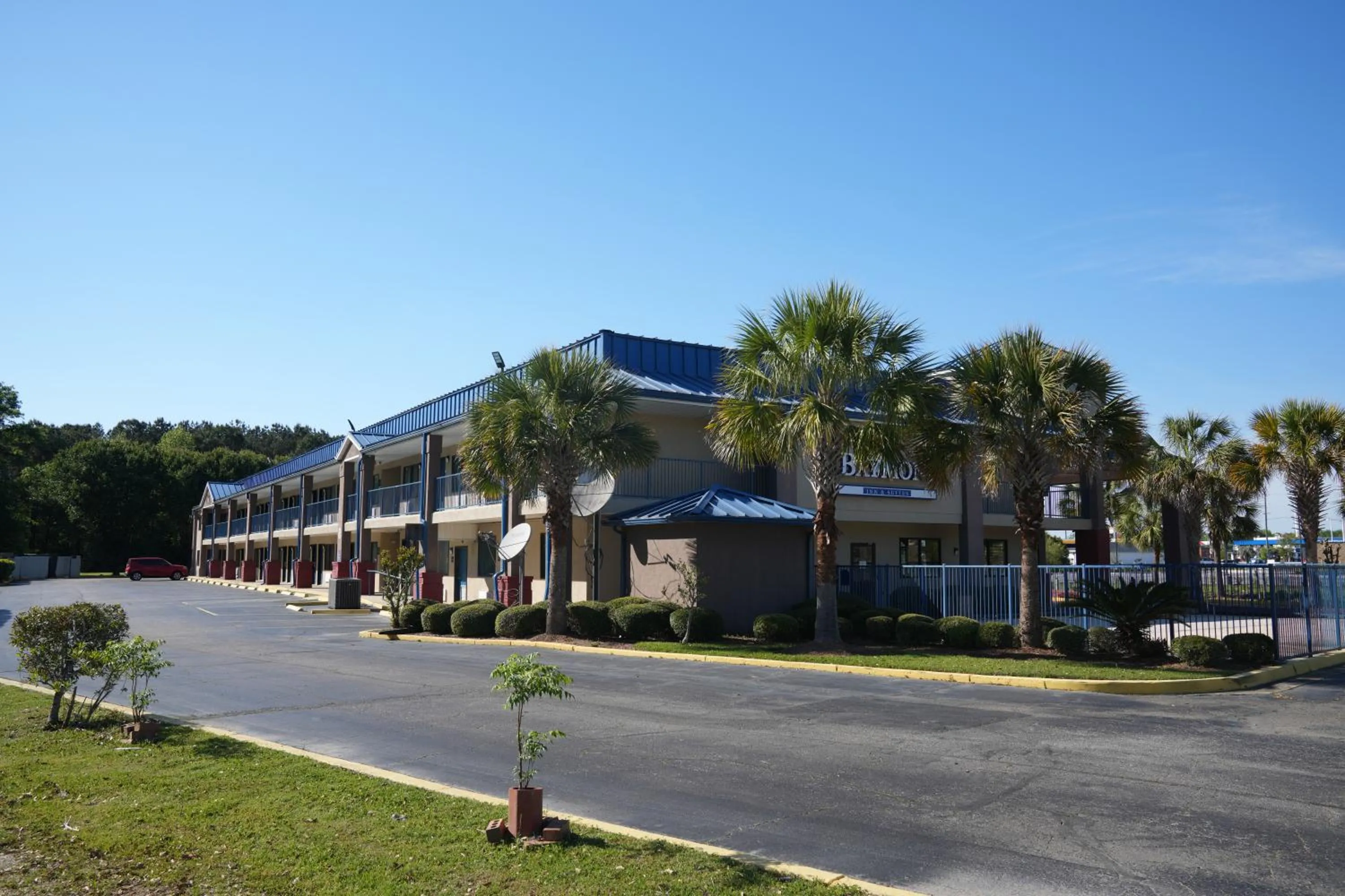 Property building in Baymont by Wyndham Manning