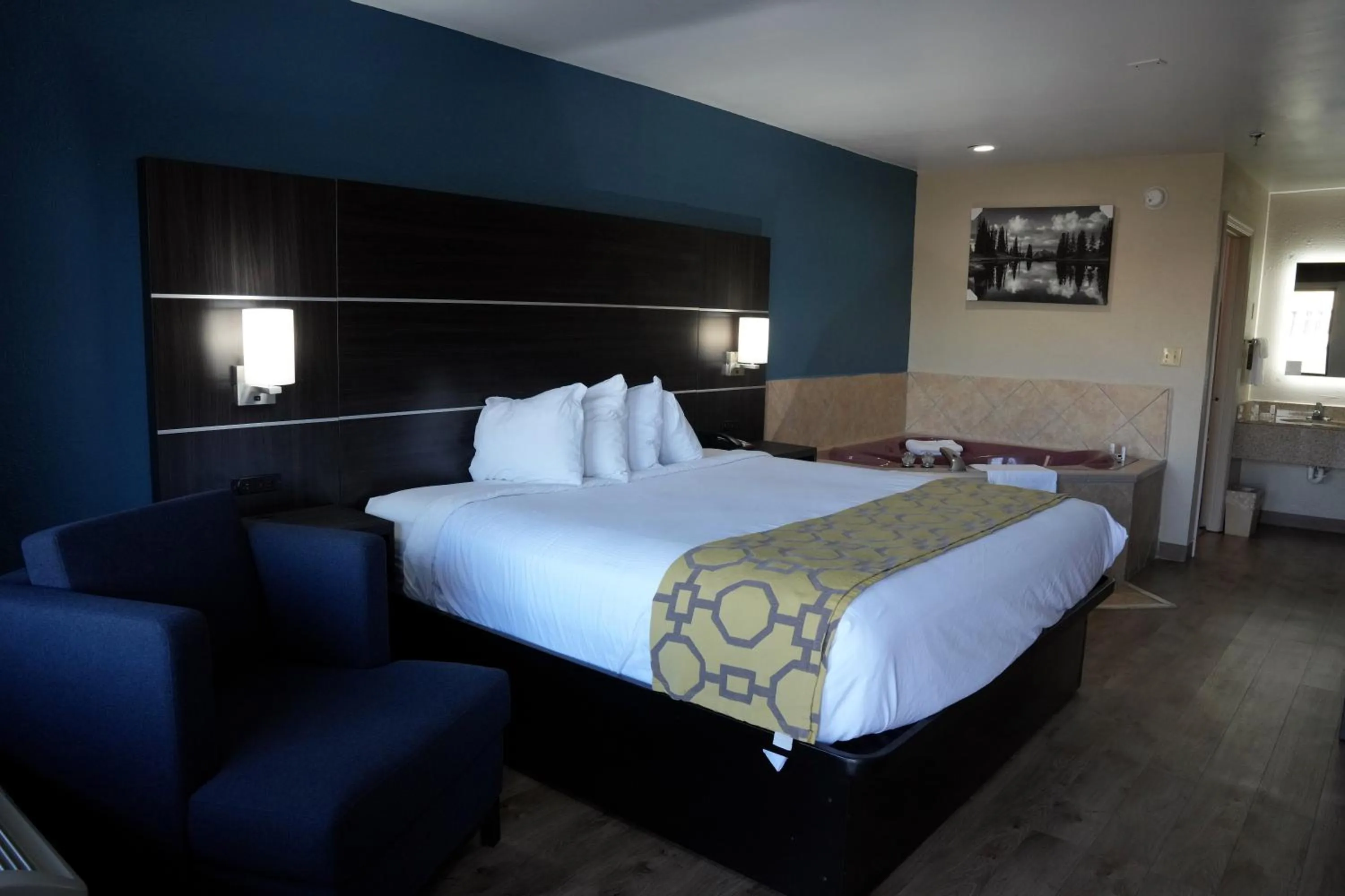 Bed in Baymont Inn & Suites