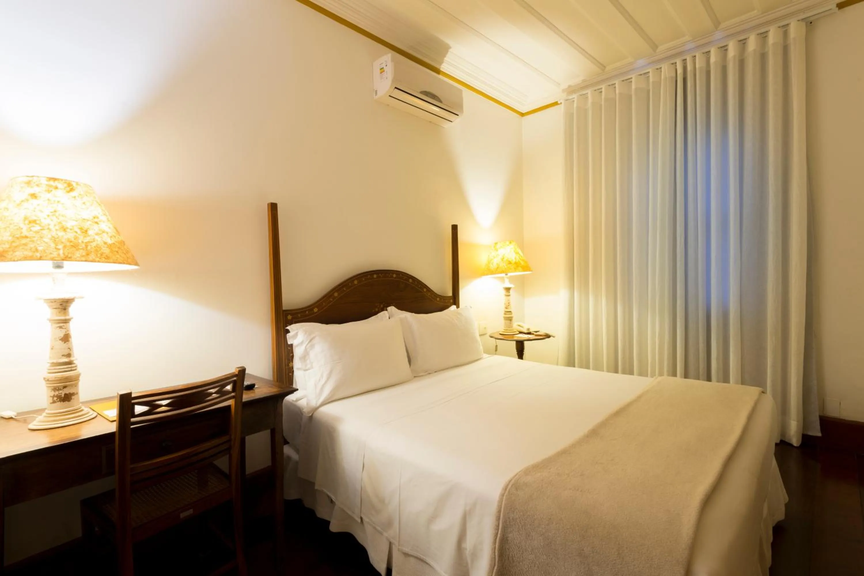 Bed in Hotel Solar do Rosário